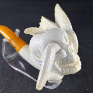 Collectible Gothic Skull Pipe – Handmade Meerschaum with Devil Horns - Mythical Meerschaum Skull Pipe – SerpentDemon Horn Hand Carved Design