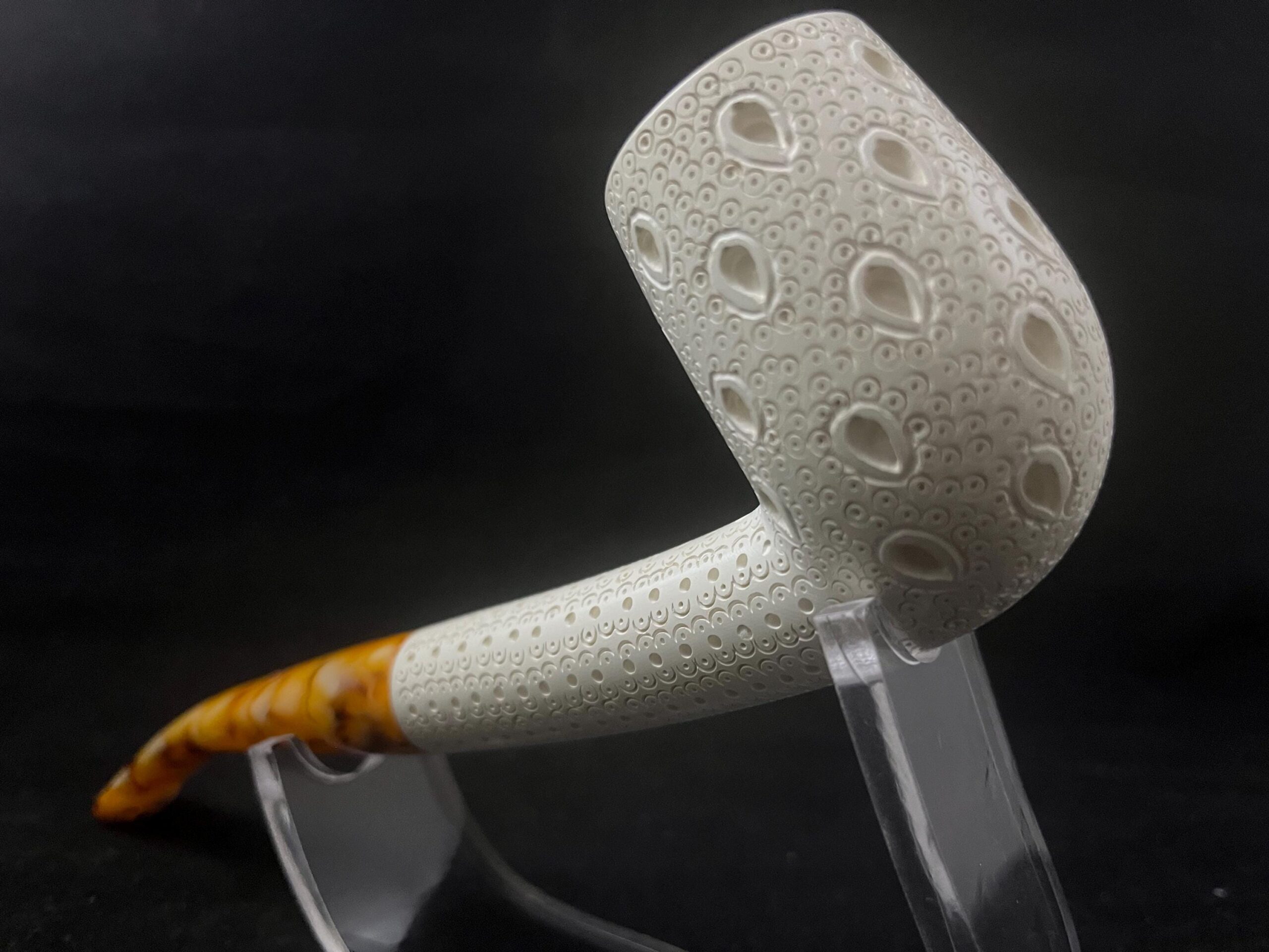 Drops of Elegance - Classic Meerschaum Pipe with Teardrop Carving – Collector’s Choice
