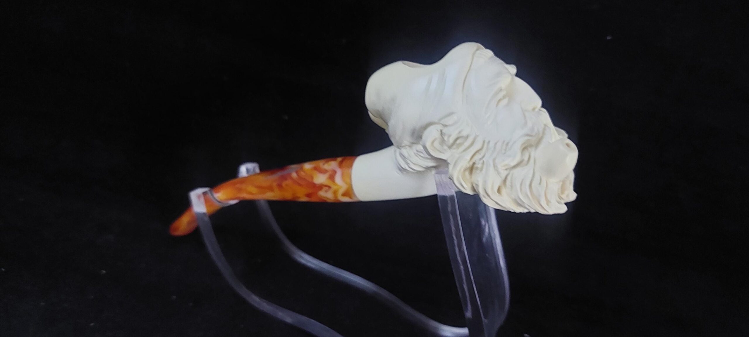 Dunhill Figure – Handmade Turkish Meerschaum Carving