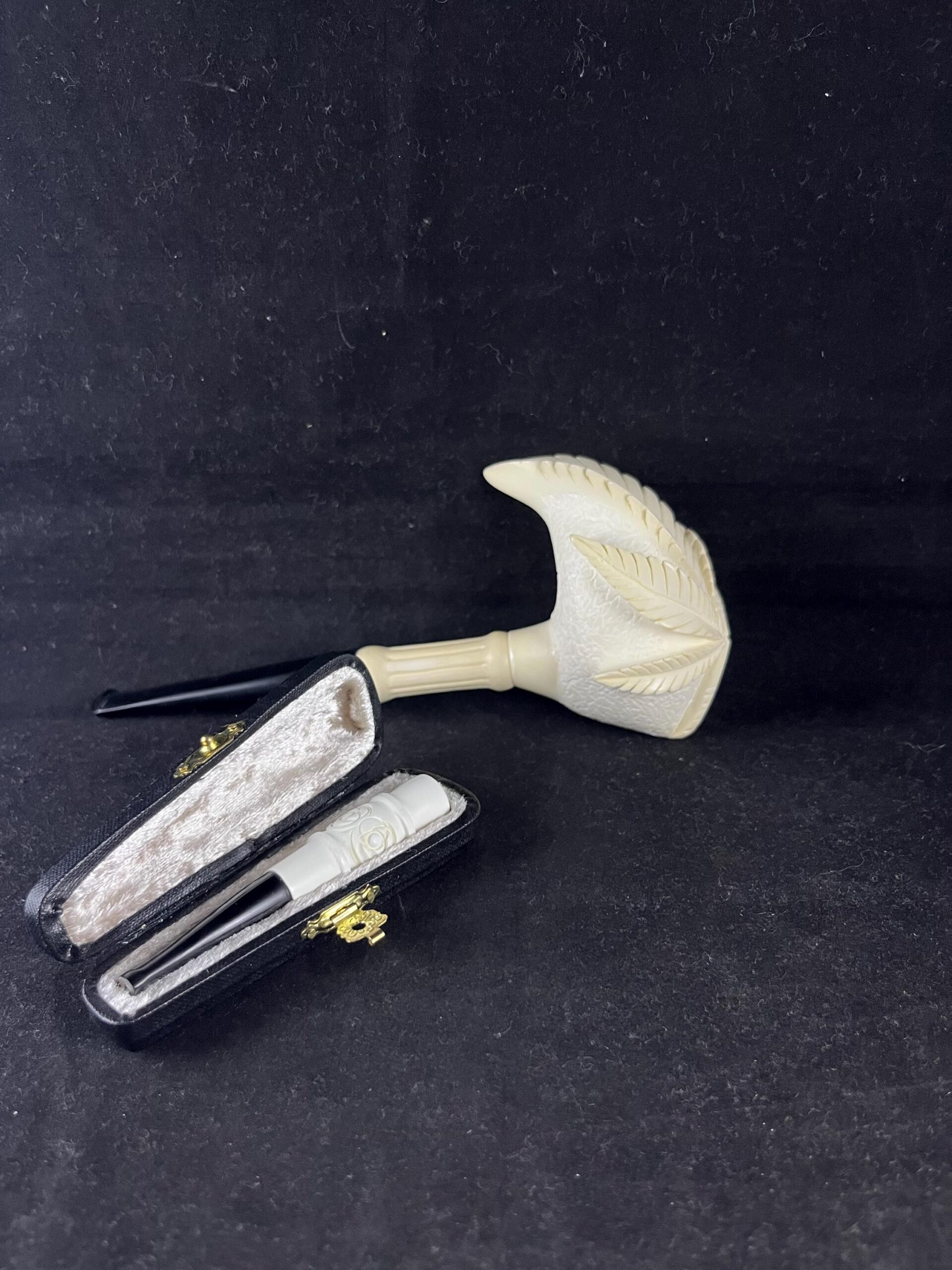 Handcrafted Leaf Design Smooth Draw, Collectible Tobacco Pipe Meerschaum Smoking Pipe - Image 4