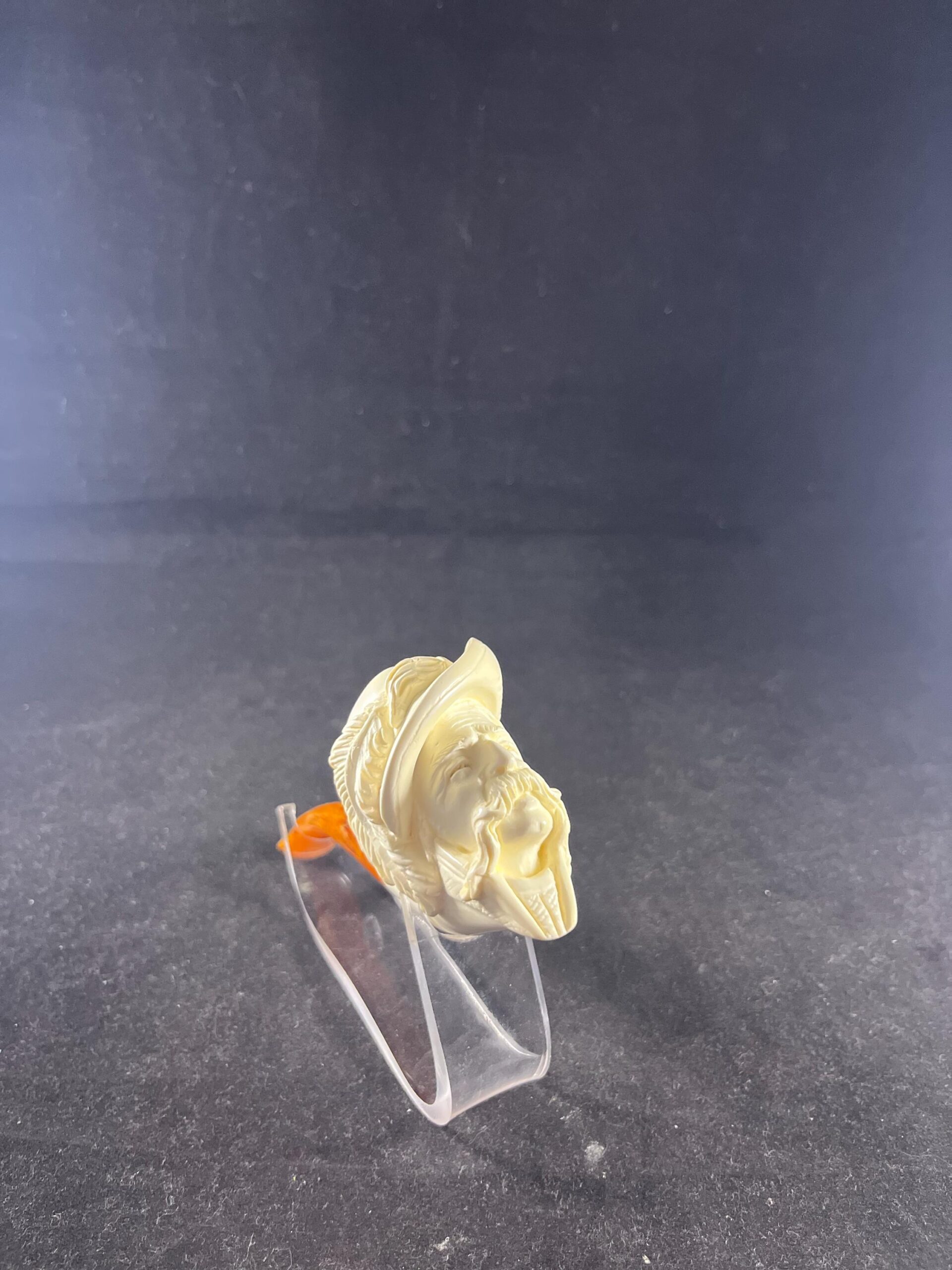 Meerschaum Smoking Pipe - Collectible Tobacco Pipe with Detailed Craftsmanship