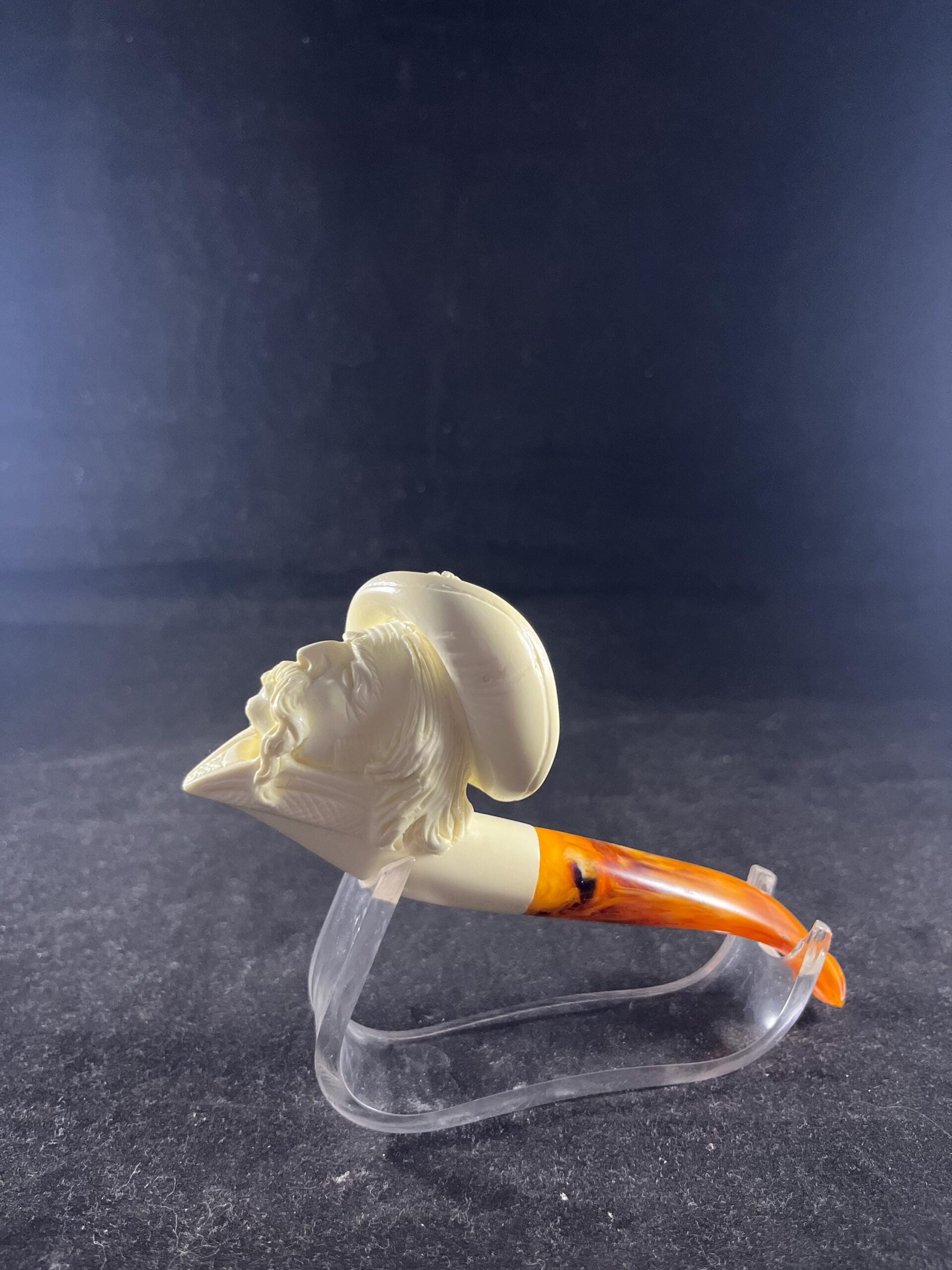 Meerschaum Smoking Pipe - Collectible Tobacco Pipe with Detailed Craftsmanship - Image 3