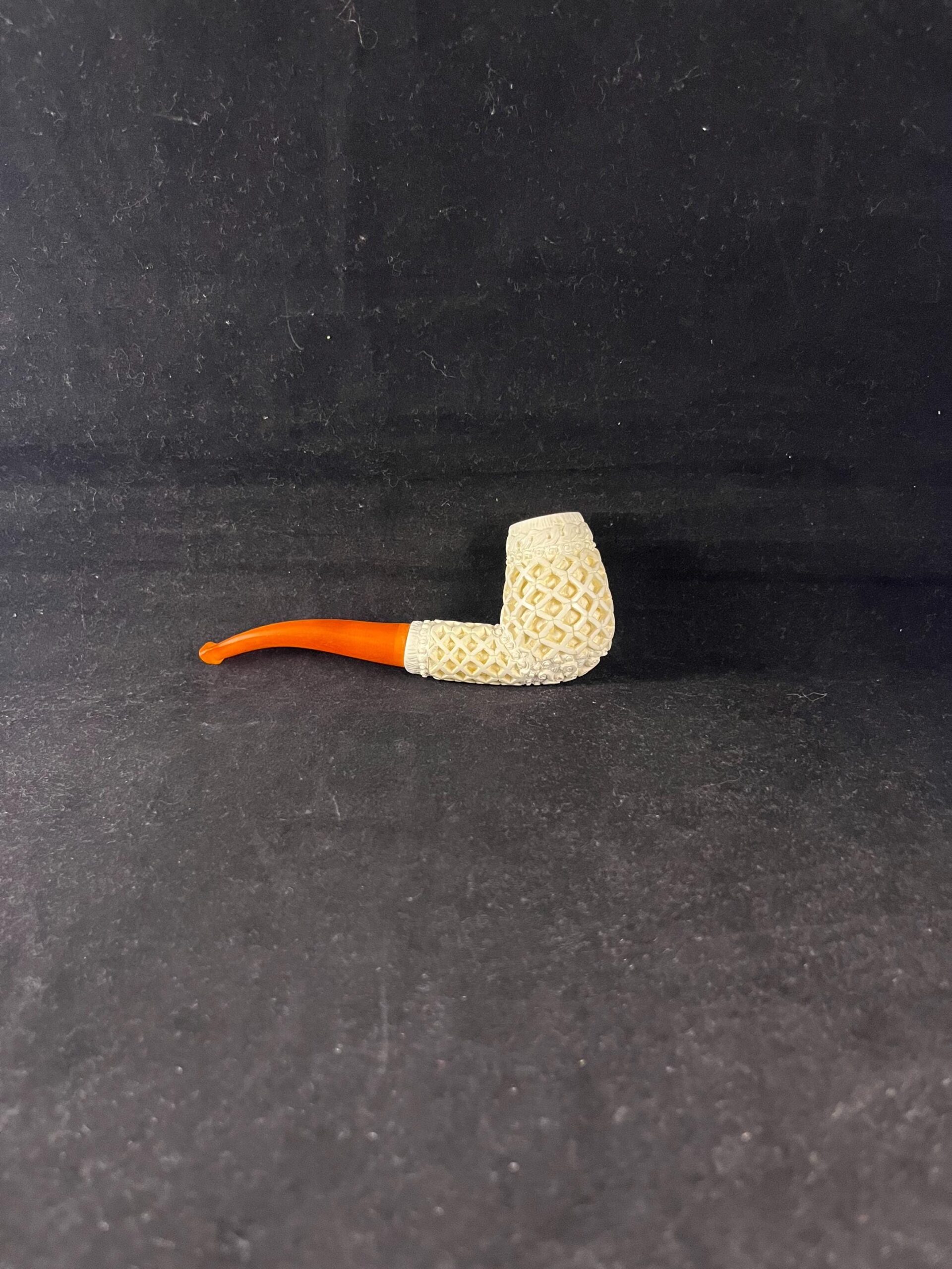 Lattice Pattern Design, Smooth Draw Collectible Tobacco Pipe