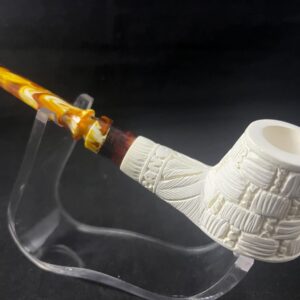 Basket Weave Elegance – Hand Carved Meerschaum Pipe with Amber Stem