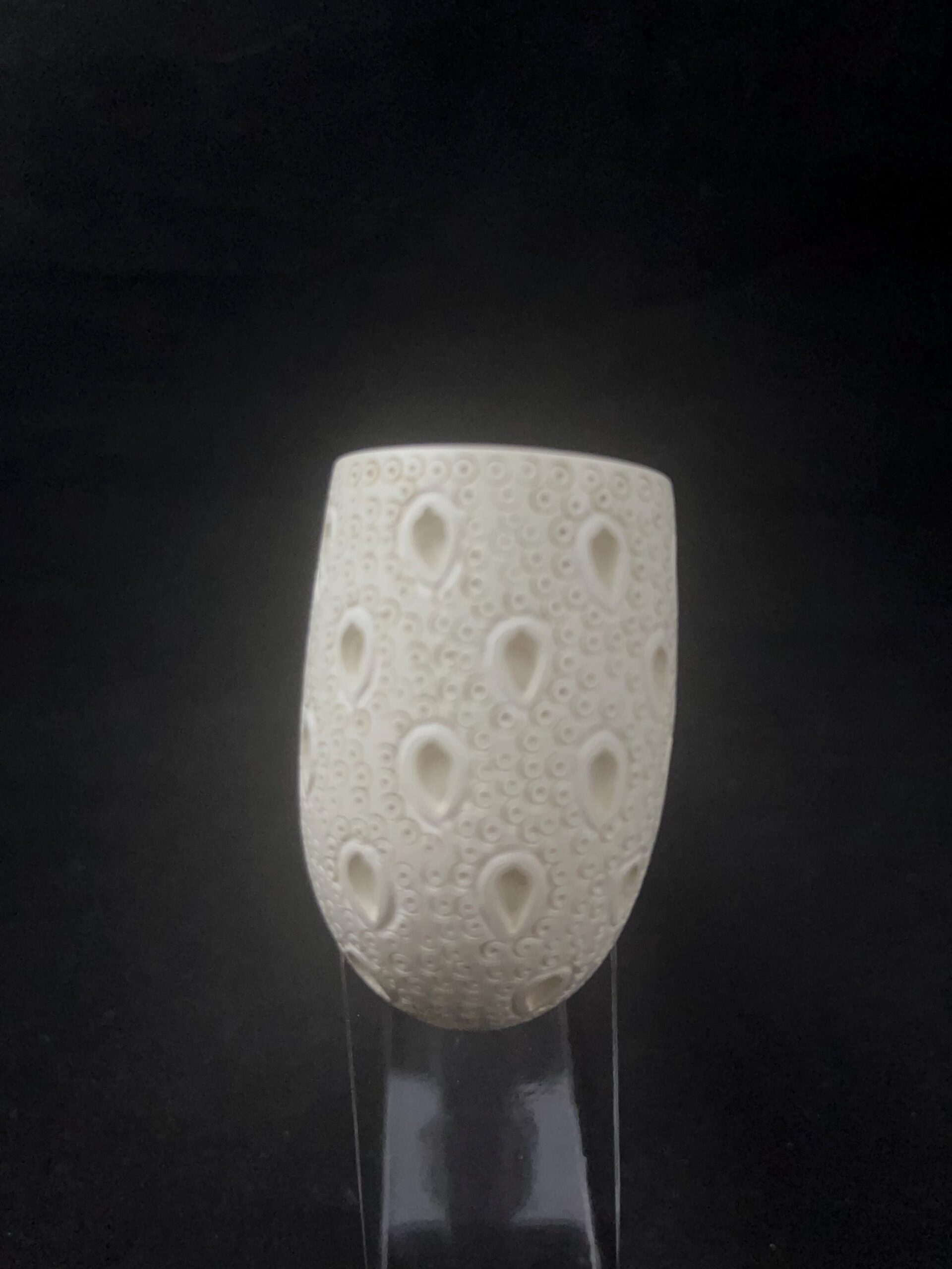 Drops of Elegance - Classic Meerschaum Pipe with Teardrop Carving – Collector’s Choice - Image 3