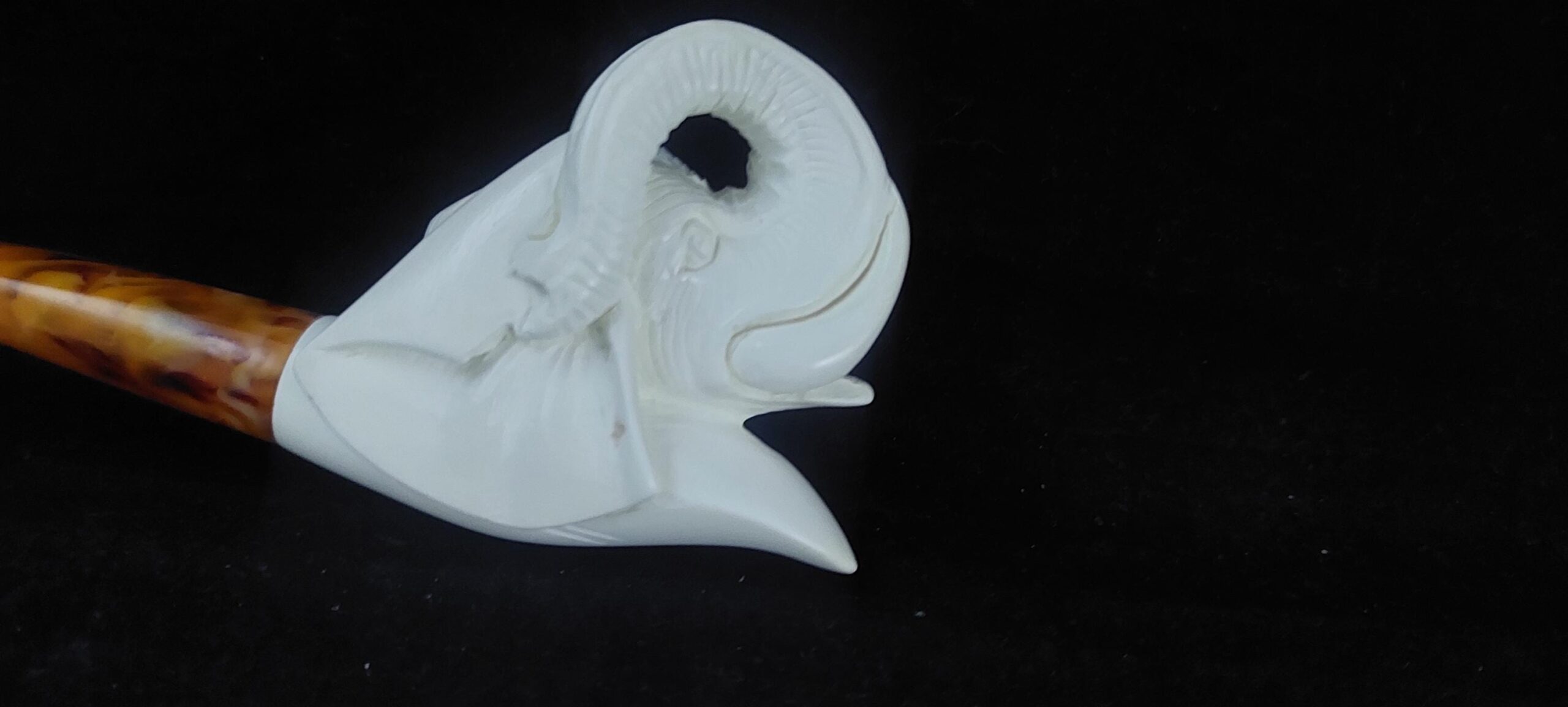 Majestic Elephant Head Pipe – Collector’s Unique Meerschaum Piece - Image 7