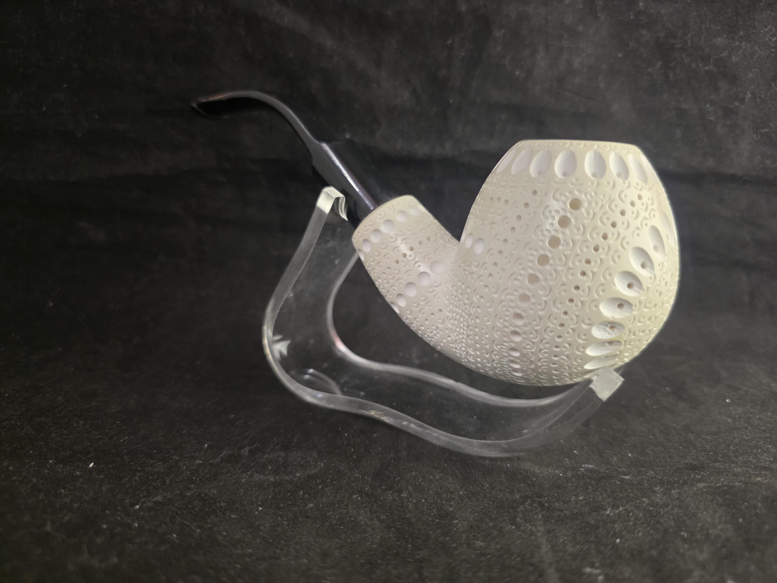 Depicted Apple Model Meerschaum Pipe with Acrylic Stem - Image 2