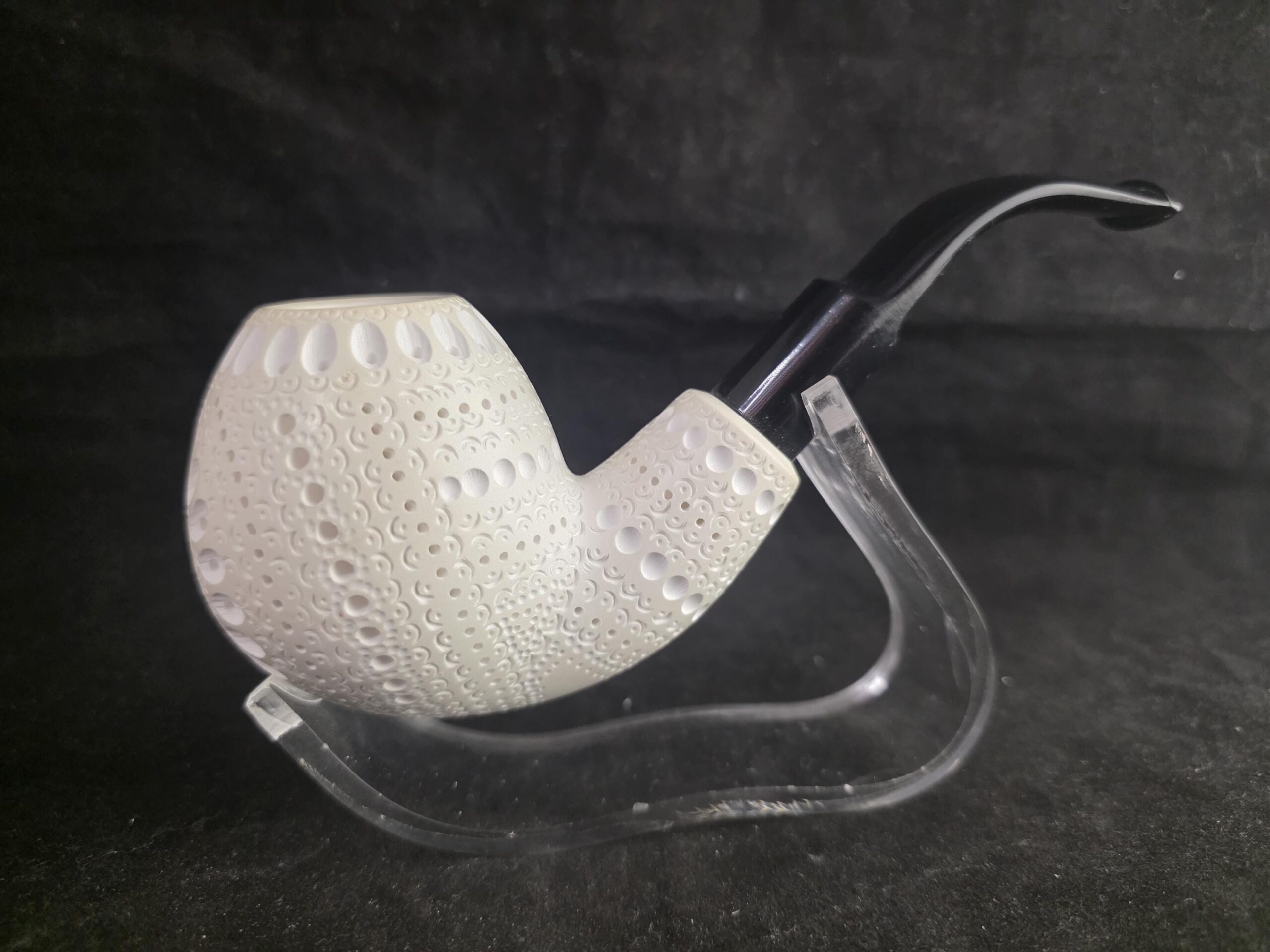 Depicted Apple Model Meerschaum Pipe with Acrylic Stem - Image 5