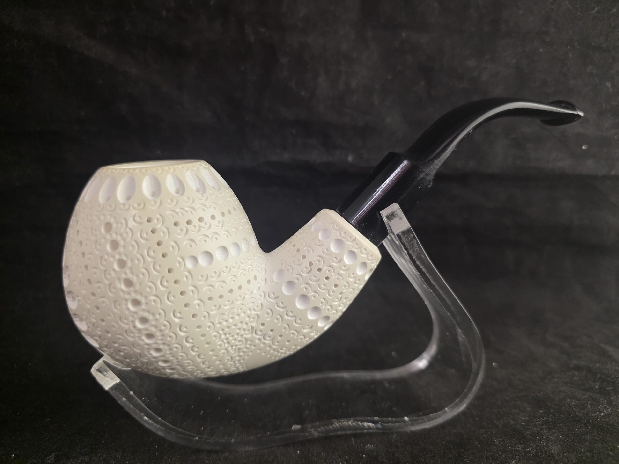 Depicted Apple Model Meerschaum Pipe with Acrylic Stem - Image 6