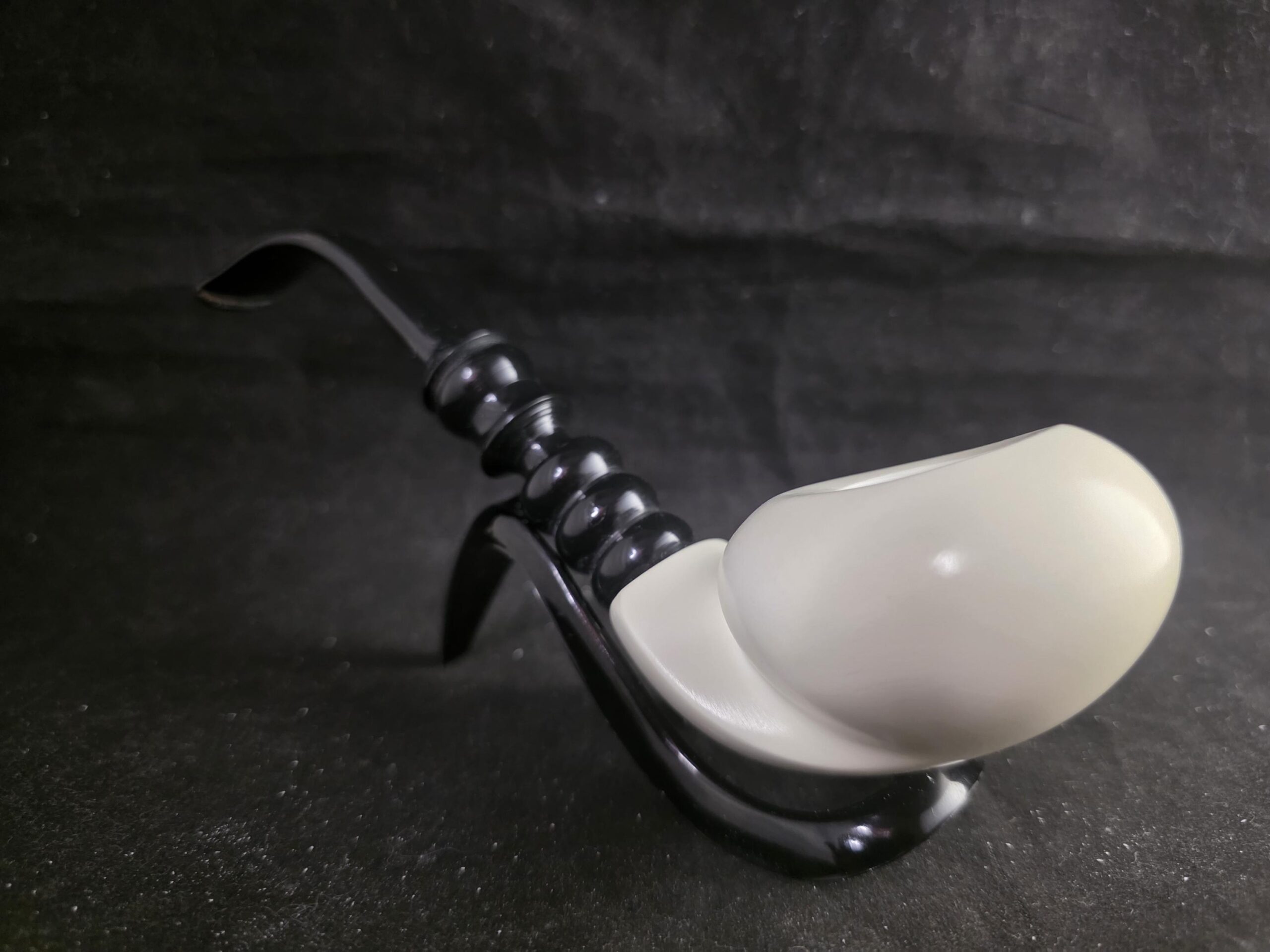 Free Design Apple Shape Meerschaum Pipe with acrylic stem - Image 7