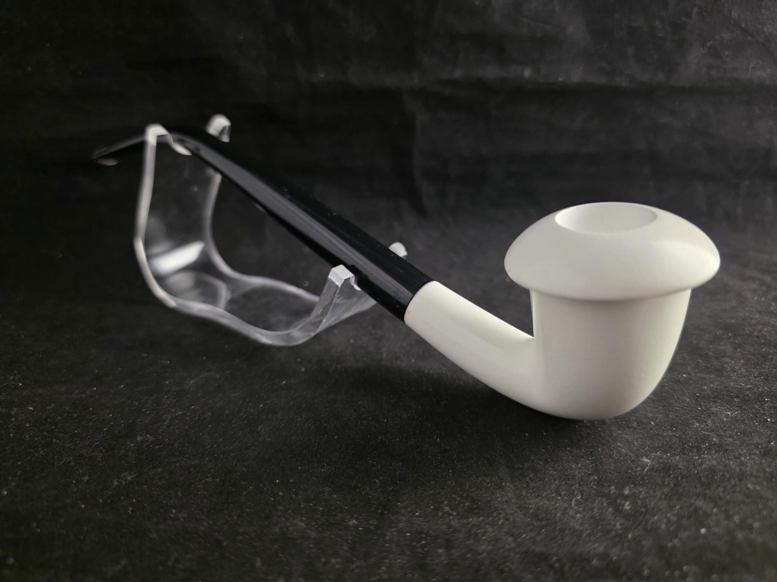 Calabash Curchwarden Pipe with Acrylic Stem - Image 2