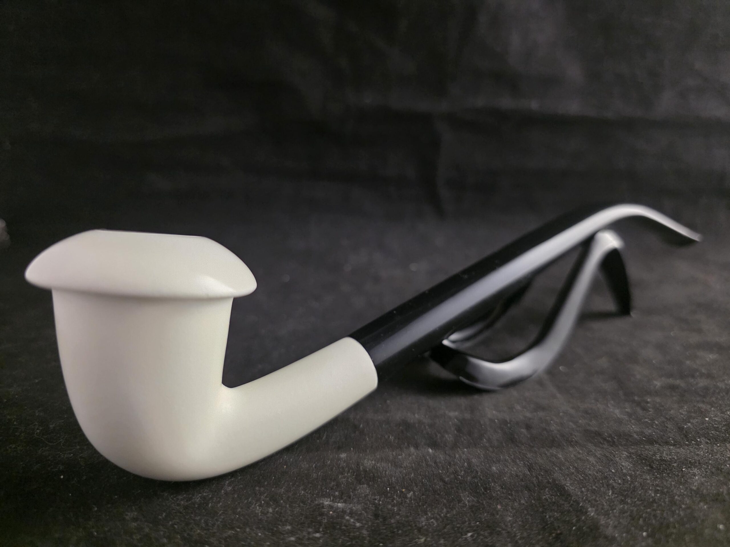Calabash Curchwarden Pipe with Acrylic Stem - Image 4