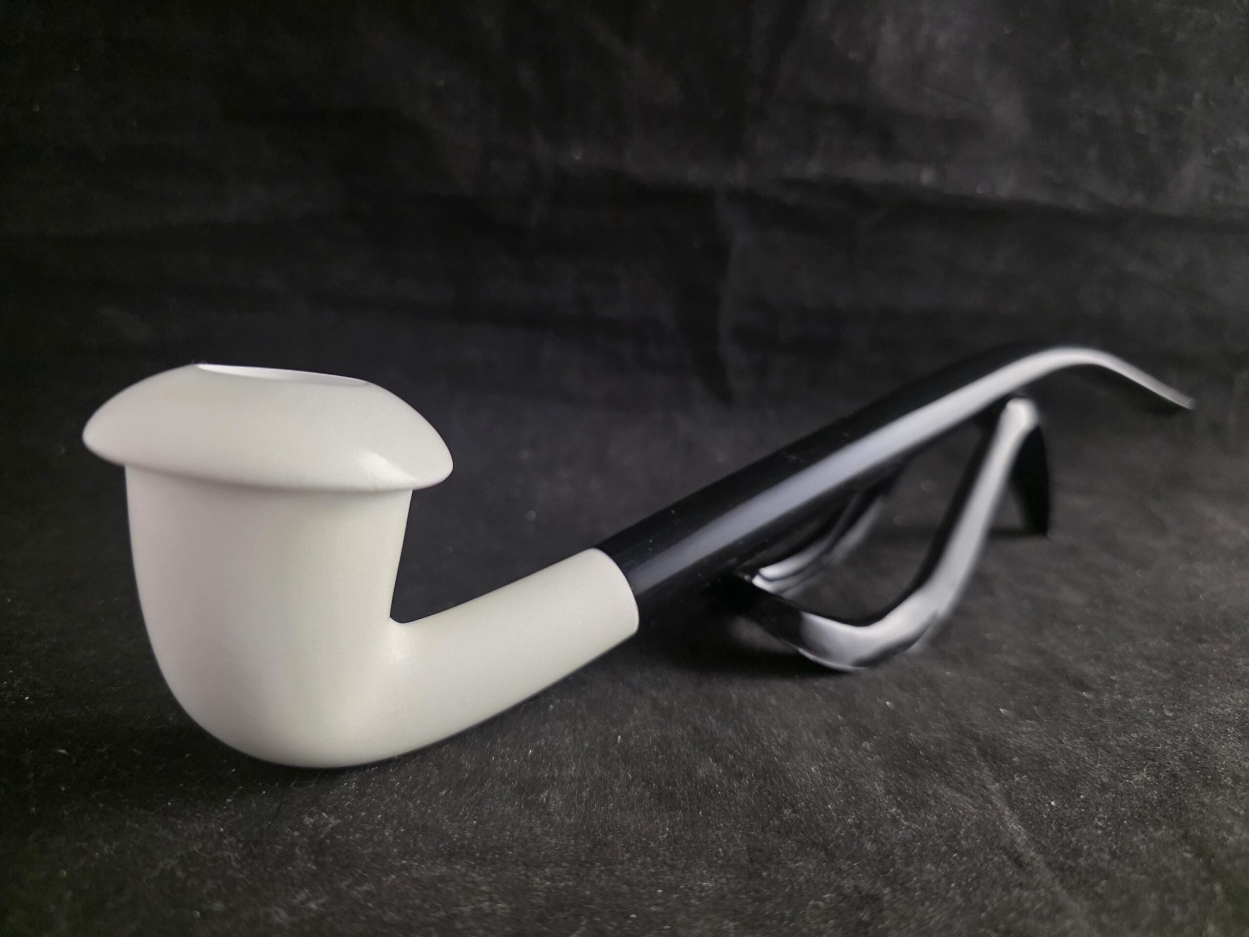Calabash Curchwarden Pipe with Acrylic Stem - Image 6