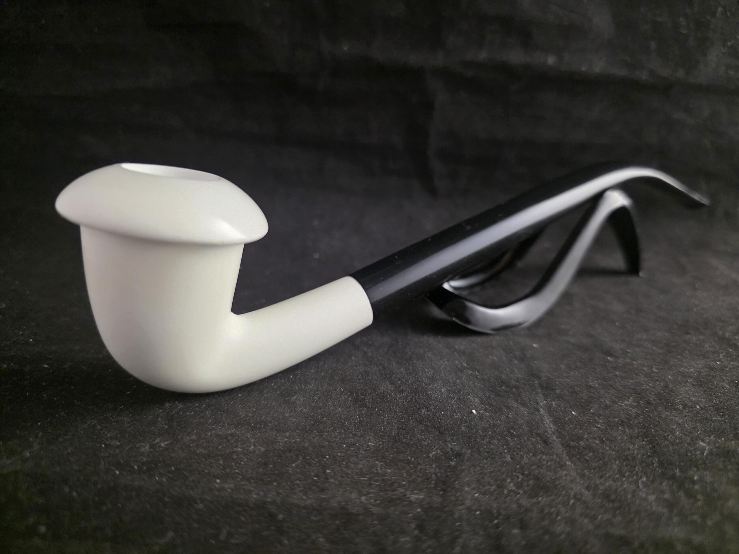 Calabash Curchwarden Pipe with Acrylic Stem - Image 5