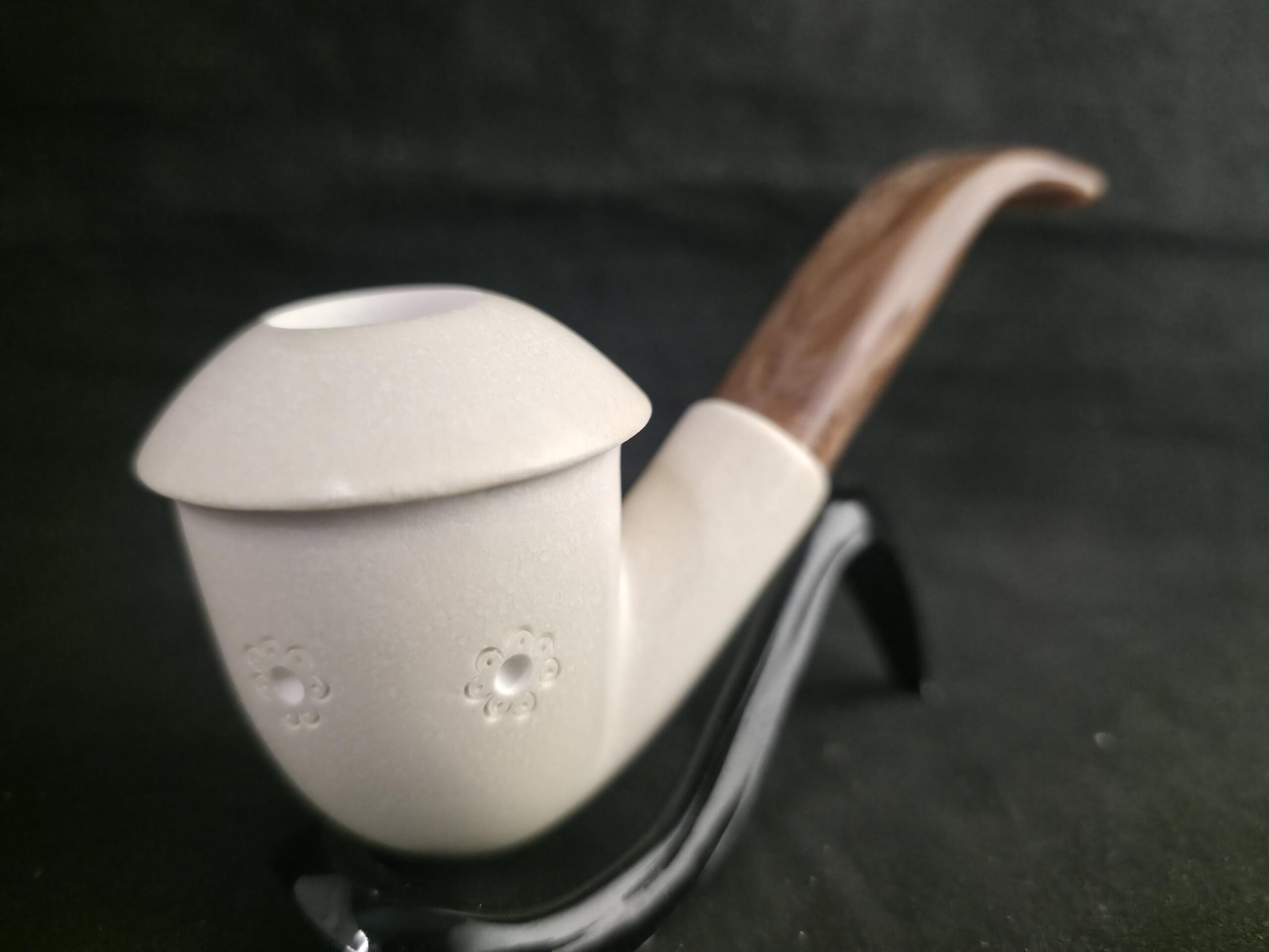 Calabash Meerschaum Pipe with acrylic Stem and filter - Image 5