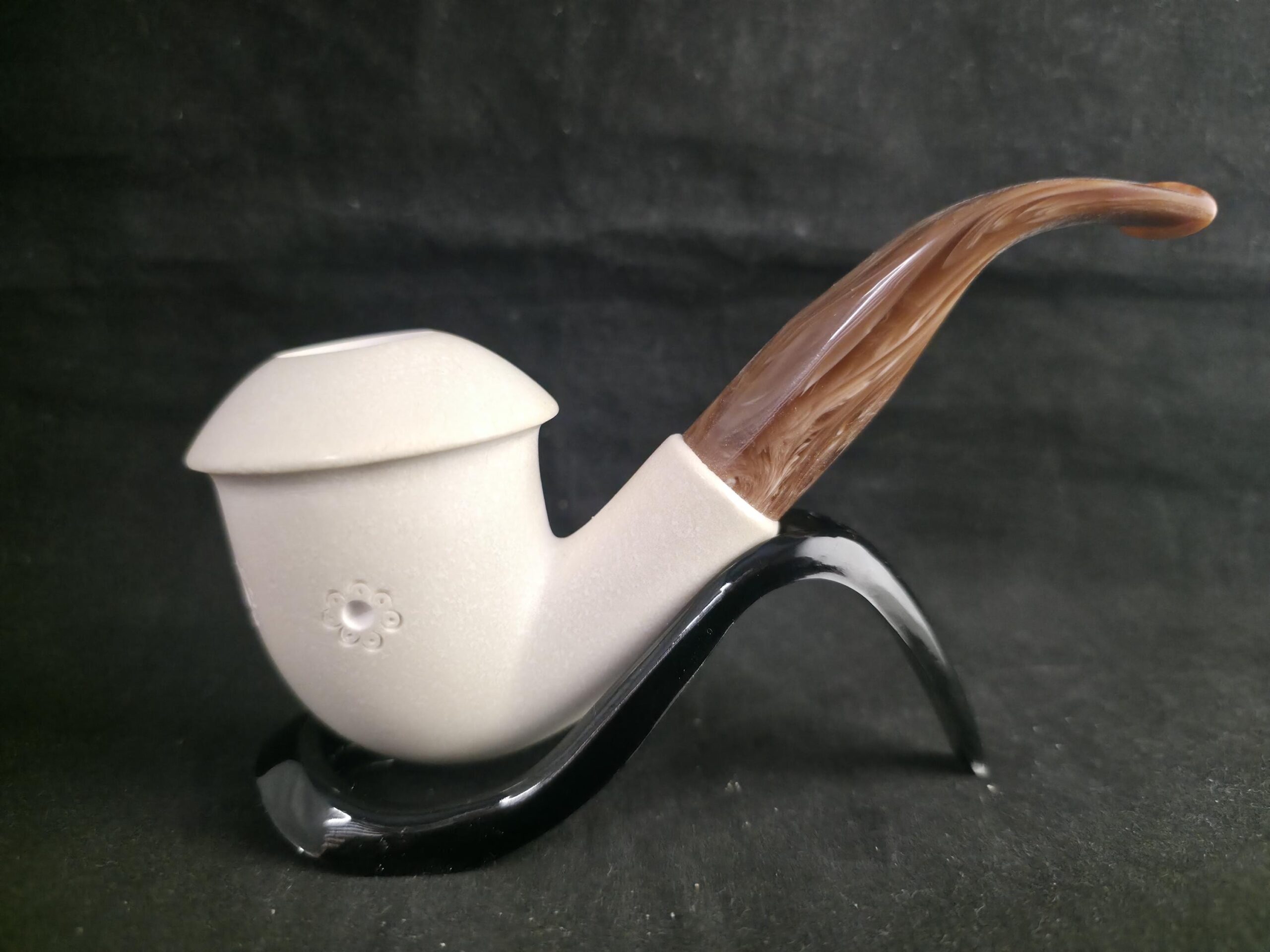 Calabash Meerschaum Pipe with acrylic Stem and filter - Image 4