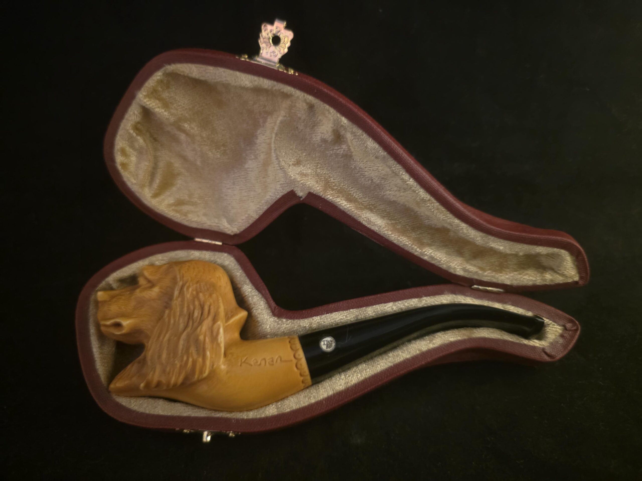 Hand-Carved Dog Figure Block Meerschaum Pipe with fitted case and Acrylic Stem – Signed Artist Piece - Image 8