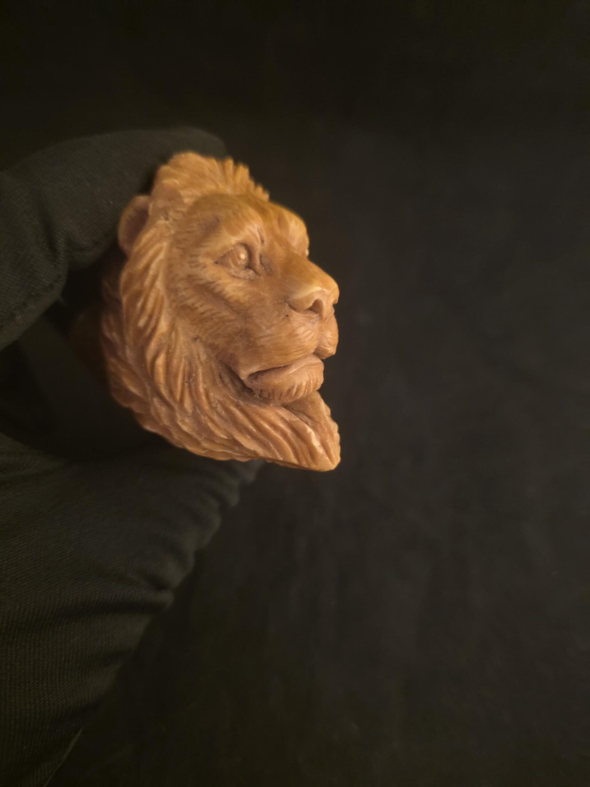 Hand-Carved Lion Figure Block Meerschaum Pipe with fitted case and Acrylic Stem – Signed Artist Piece - Image 7