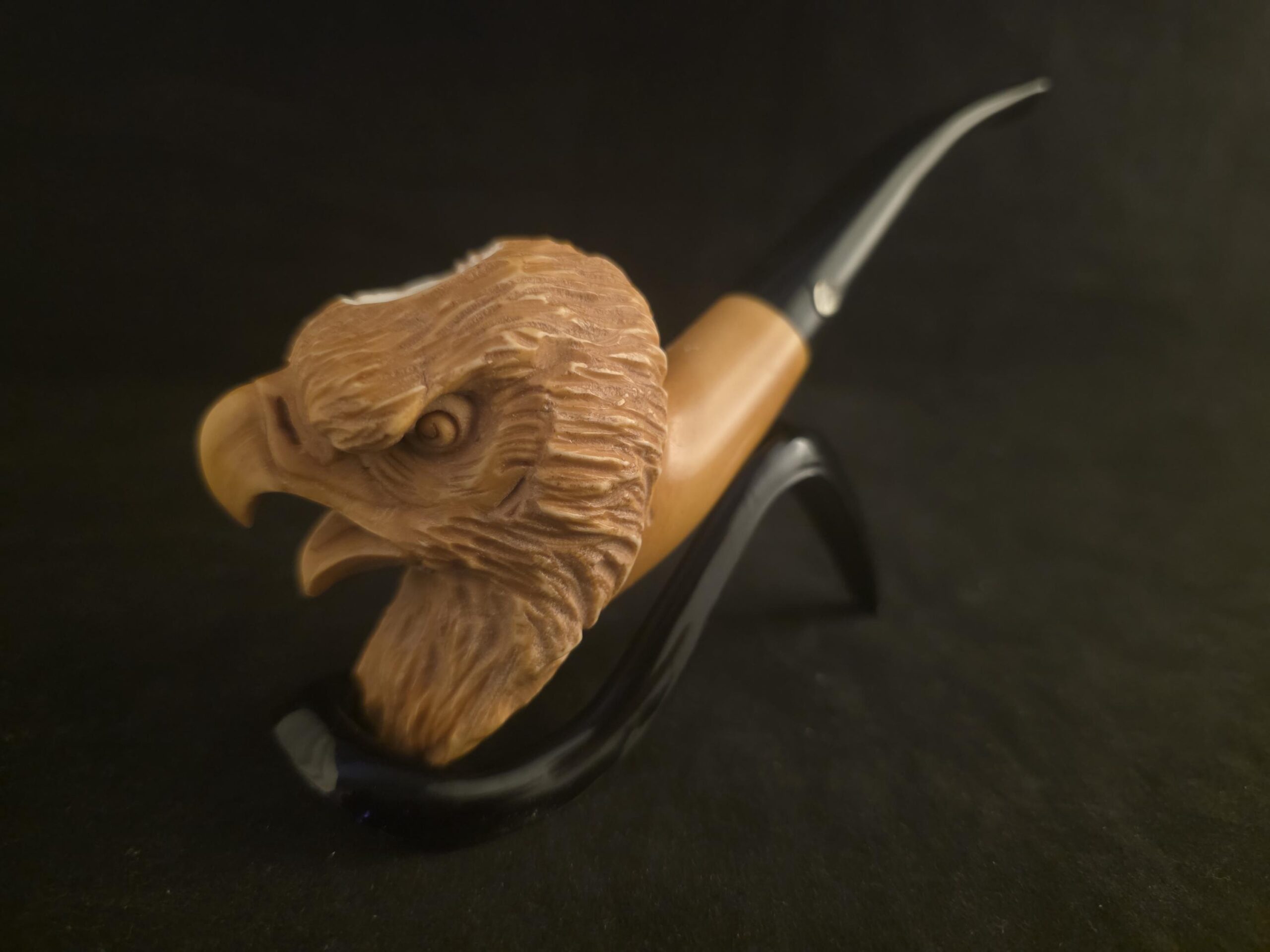 Hand-Carved Lion Figure Block Meerschaum Pipe with fitted case and Acrylic Stem – Signed Artist Piece - Image 4