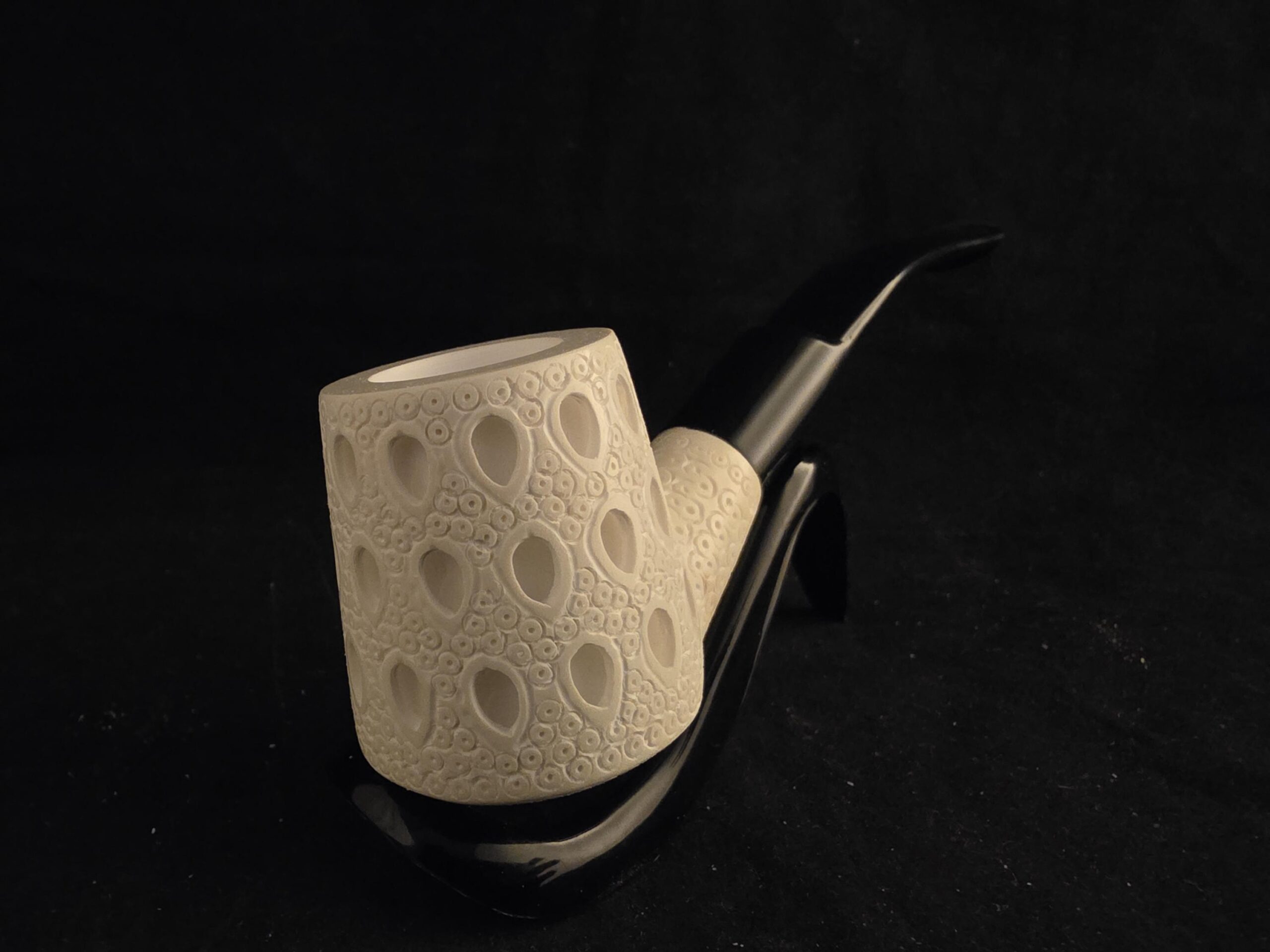Special Depicted Meerschaum Pipe with Acrylic Stem, Block Meerschaum - Image 5