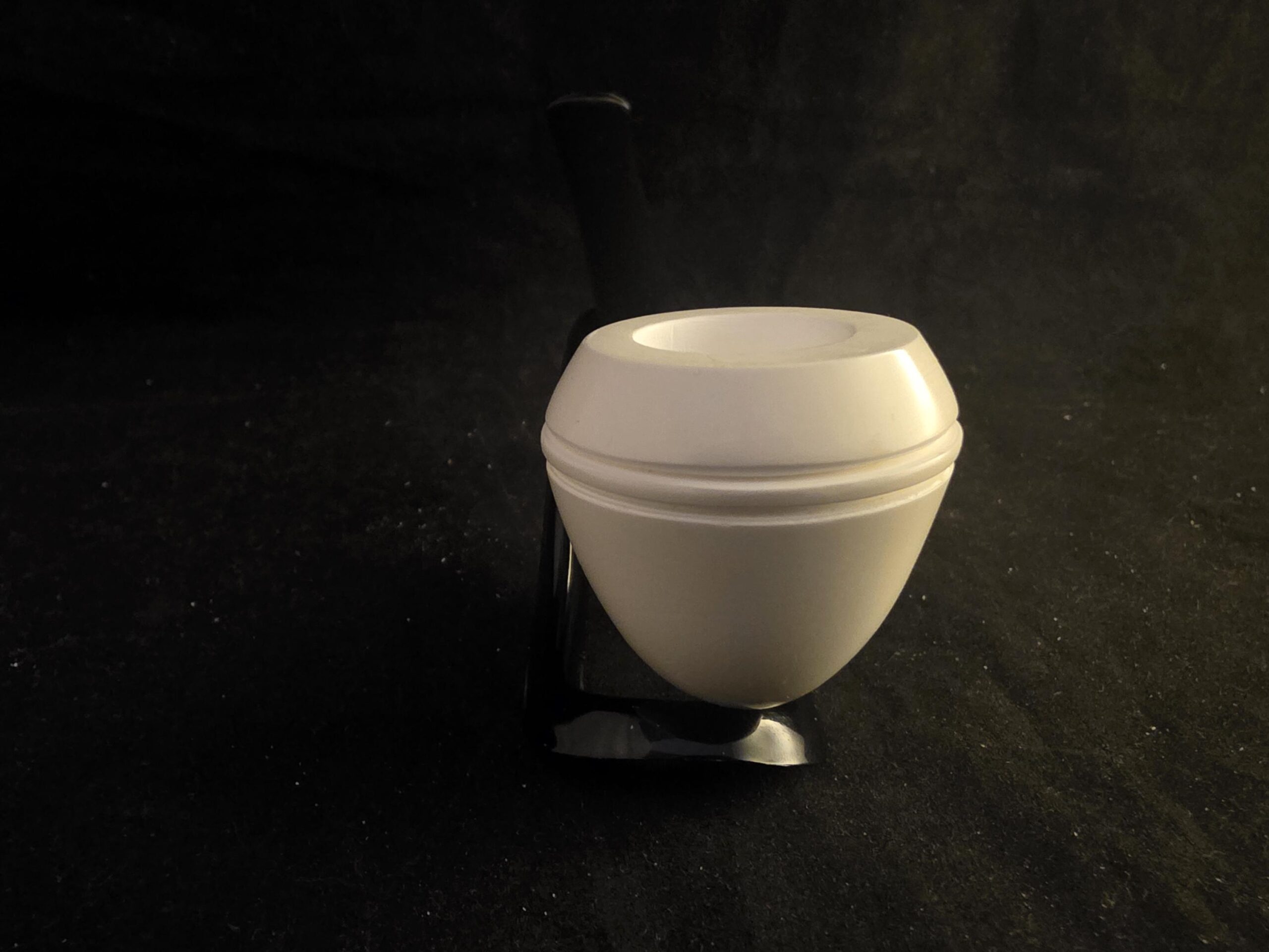 Classic Smooth English Bulldog Block Meerschaum Pipe with Black Acrylic Stem - Image 4