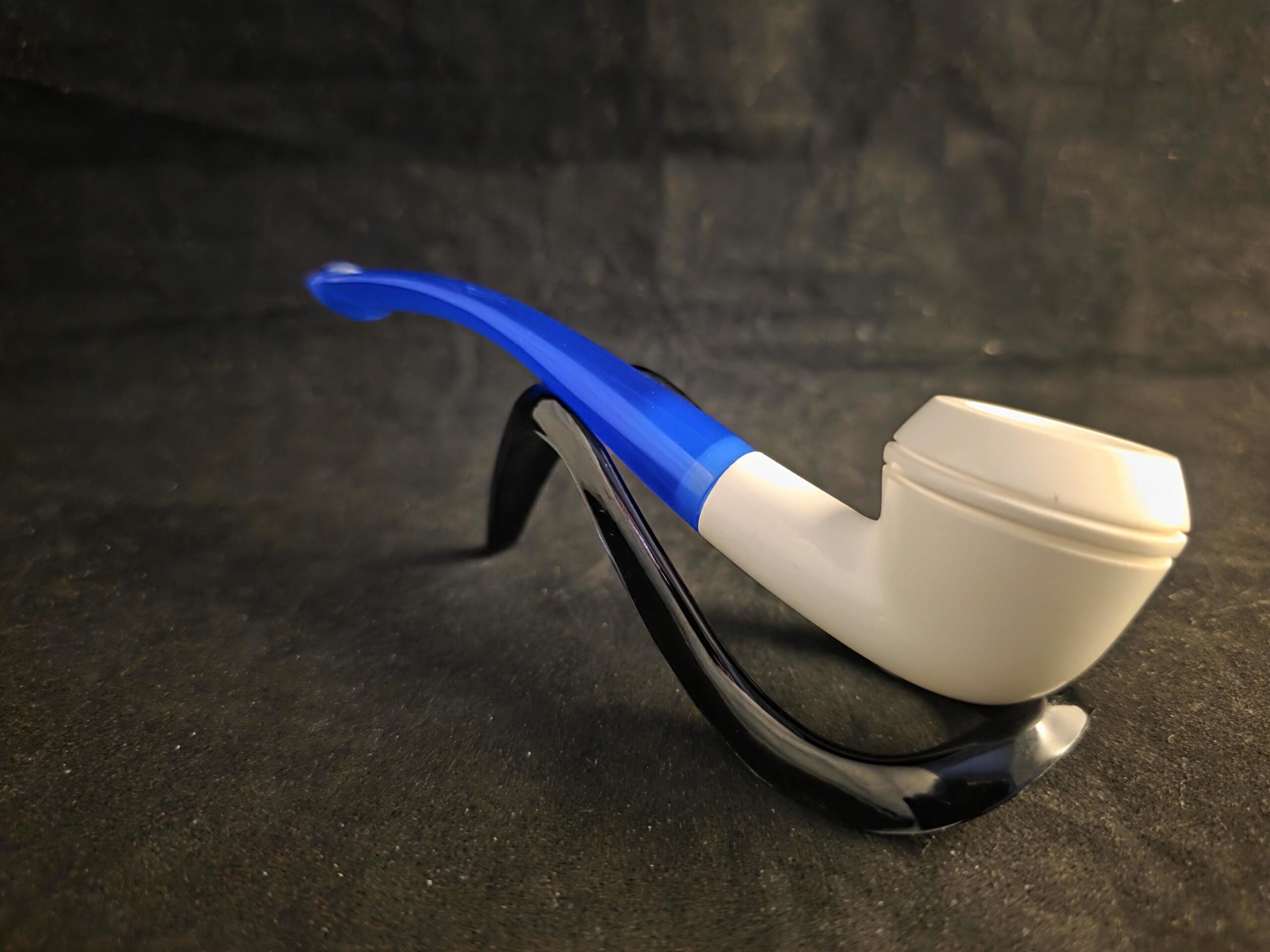 Budget-Friendly Smooth English Bulldog Meerschaum Pipe with Acrylic Stem