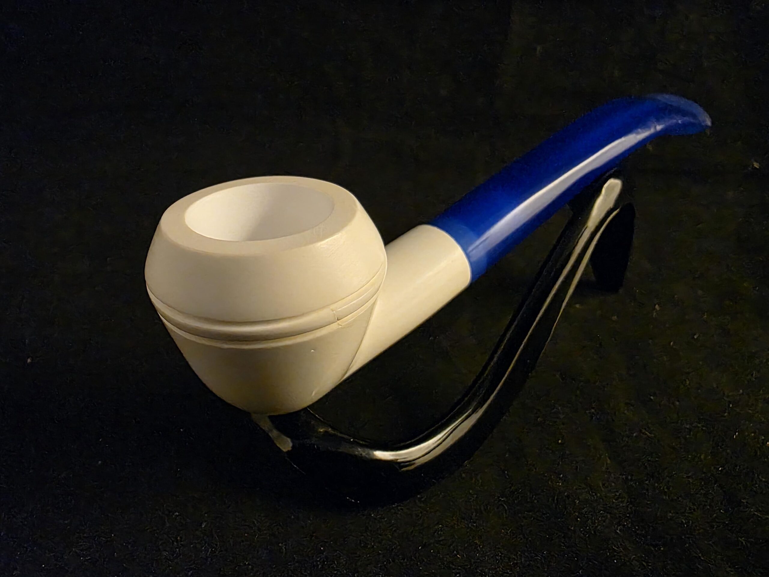 Budget-Friendly Smooth English Bulldog Meerschaum Pipe with Acrylic Stem - Image 2