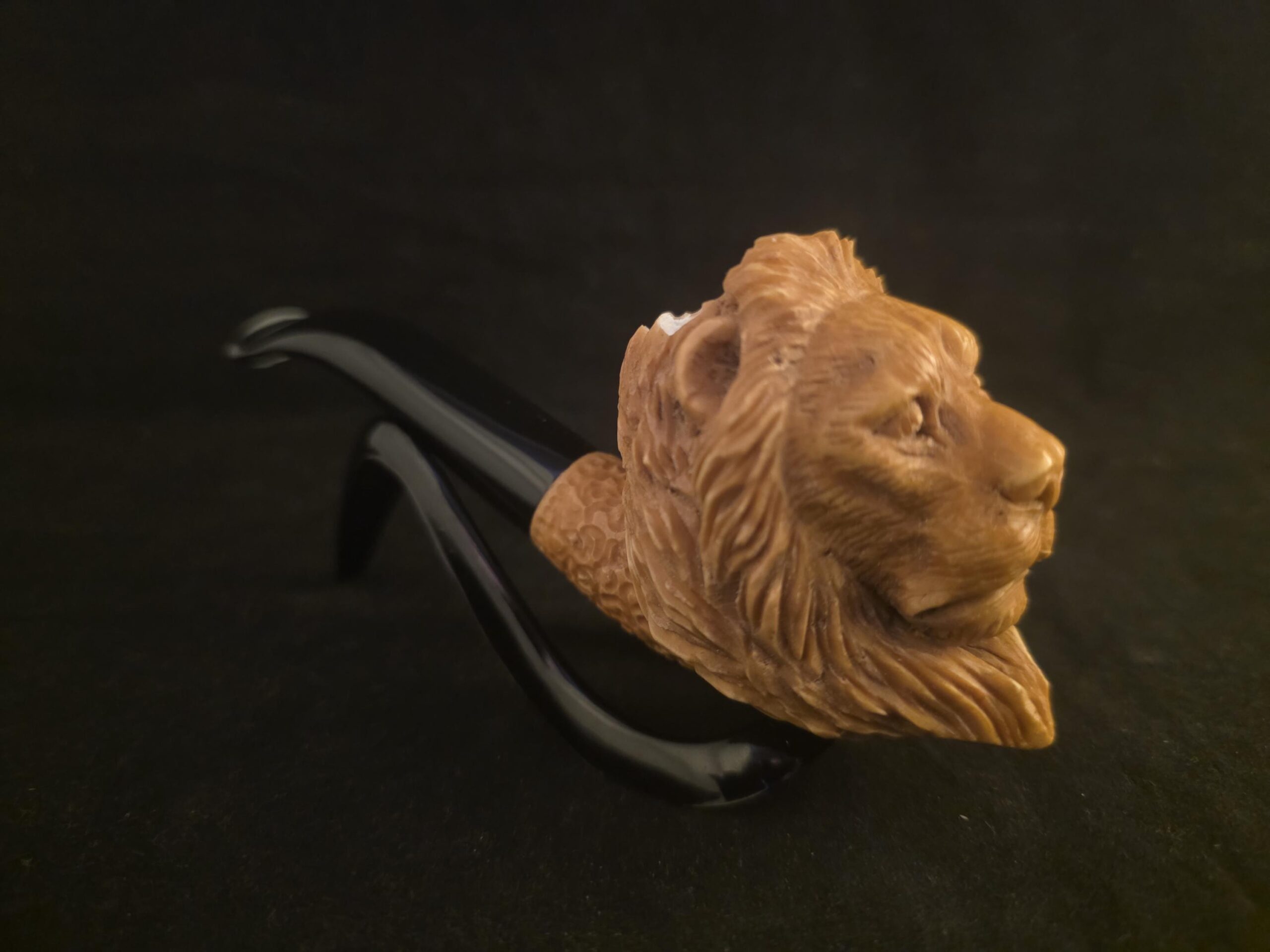 Hand-Carved Lion Figure Block Meerschaum Pipe with fitted case and Acrylic Stem – Signed Artist Piece
