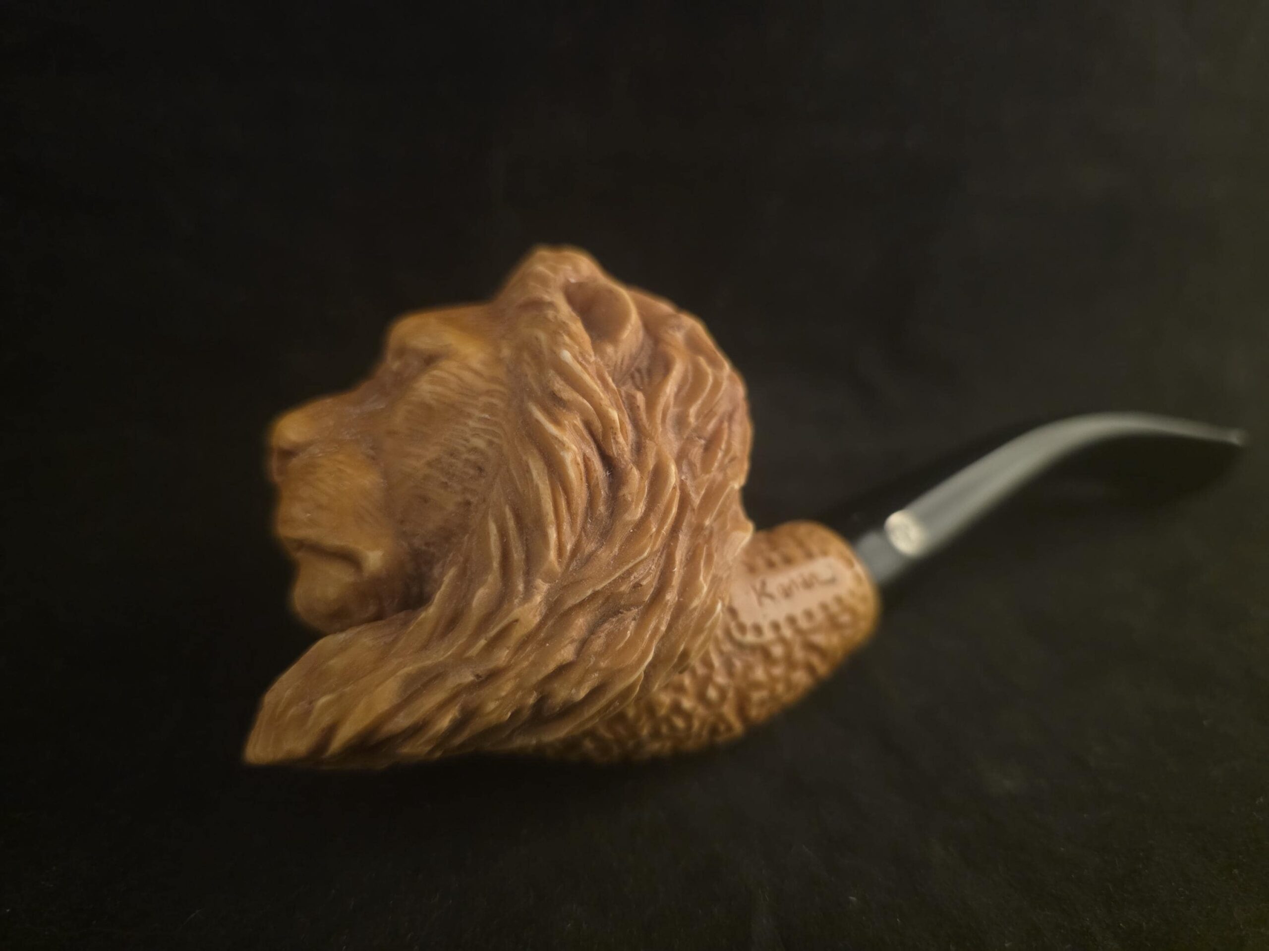 Hand-Carved Lion Figure Block Meerschaum Pipe with fitted case and Acrylic Stem – Signed Artist Piece - Image 4
