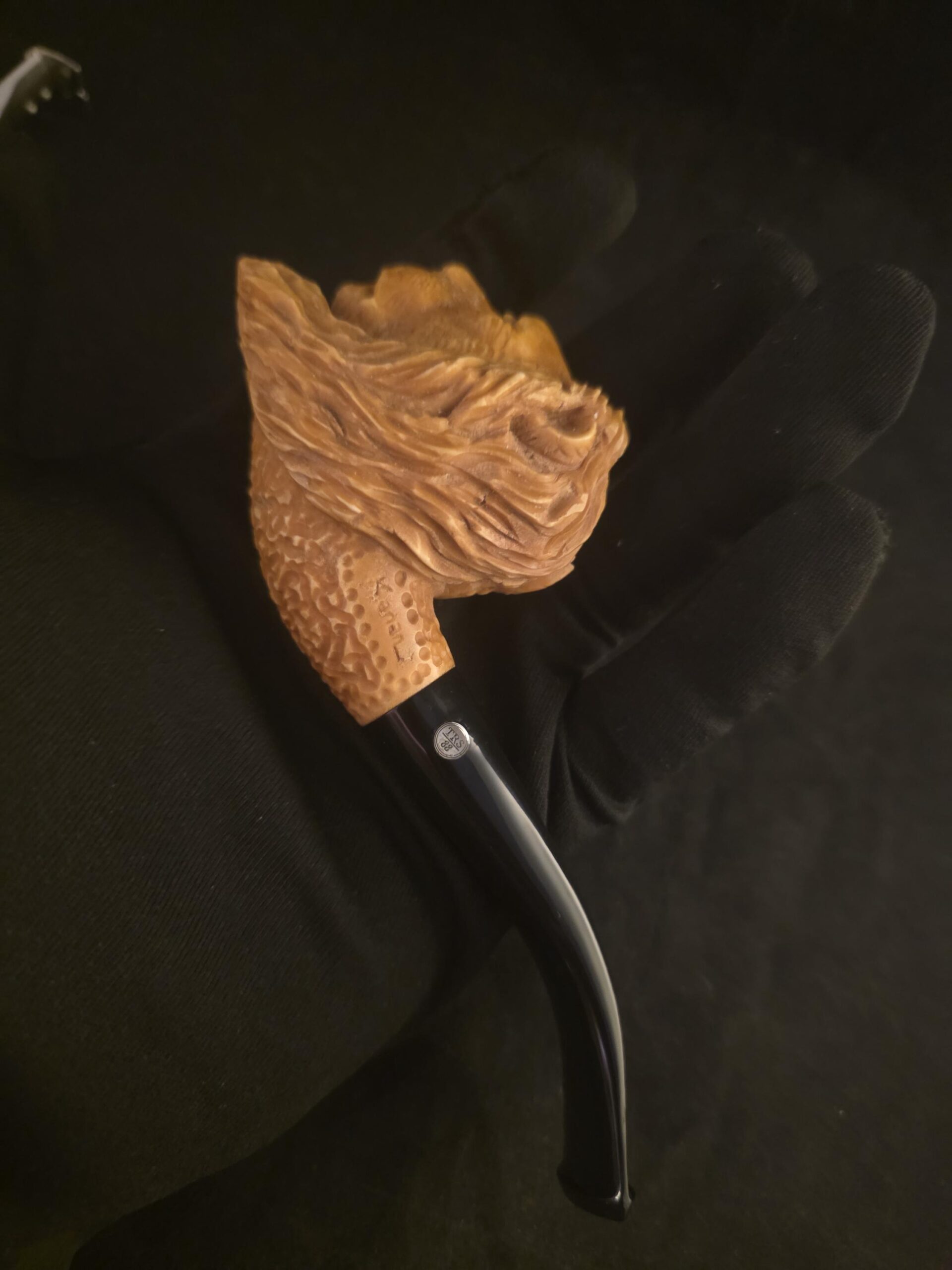 Hand-Carved Lion Figure Block Meerschaum Pipe with fitted case and Acrylic Stem – Signed Artist Piece - Image 6