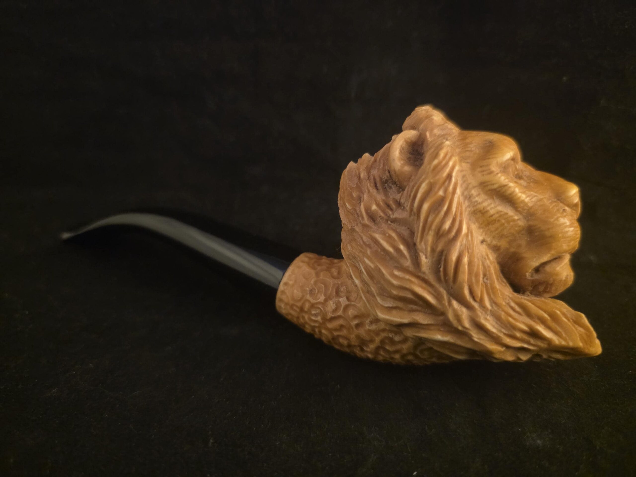 Hand-Carved Lion Figure Block Meerschaum Pipe with fitted case and Acrylic Stem – Signed Artist Piece - Image 10