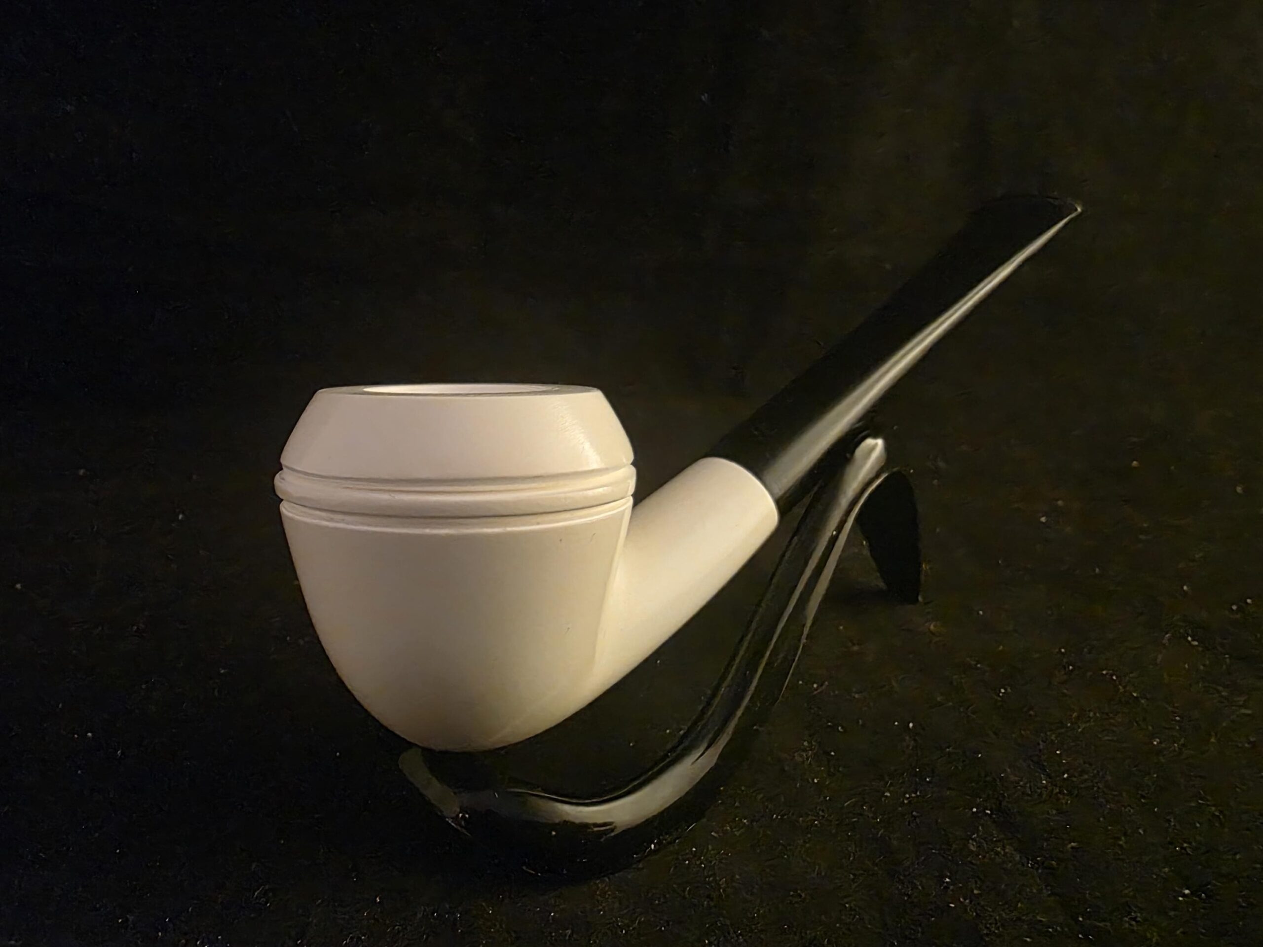 Classic Smooth English Bulldog Block Meerschaum Pipe with Black Acrylic Stem
