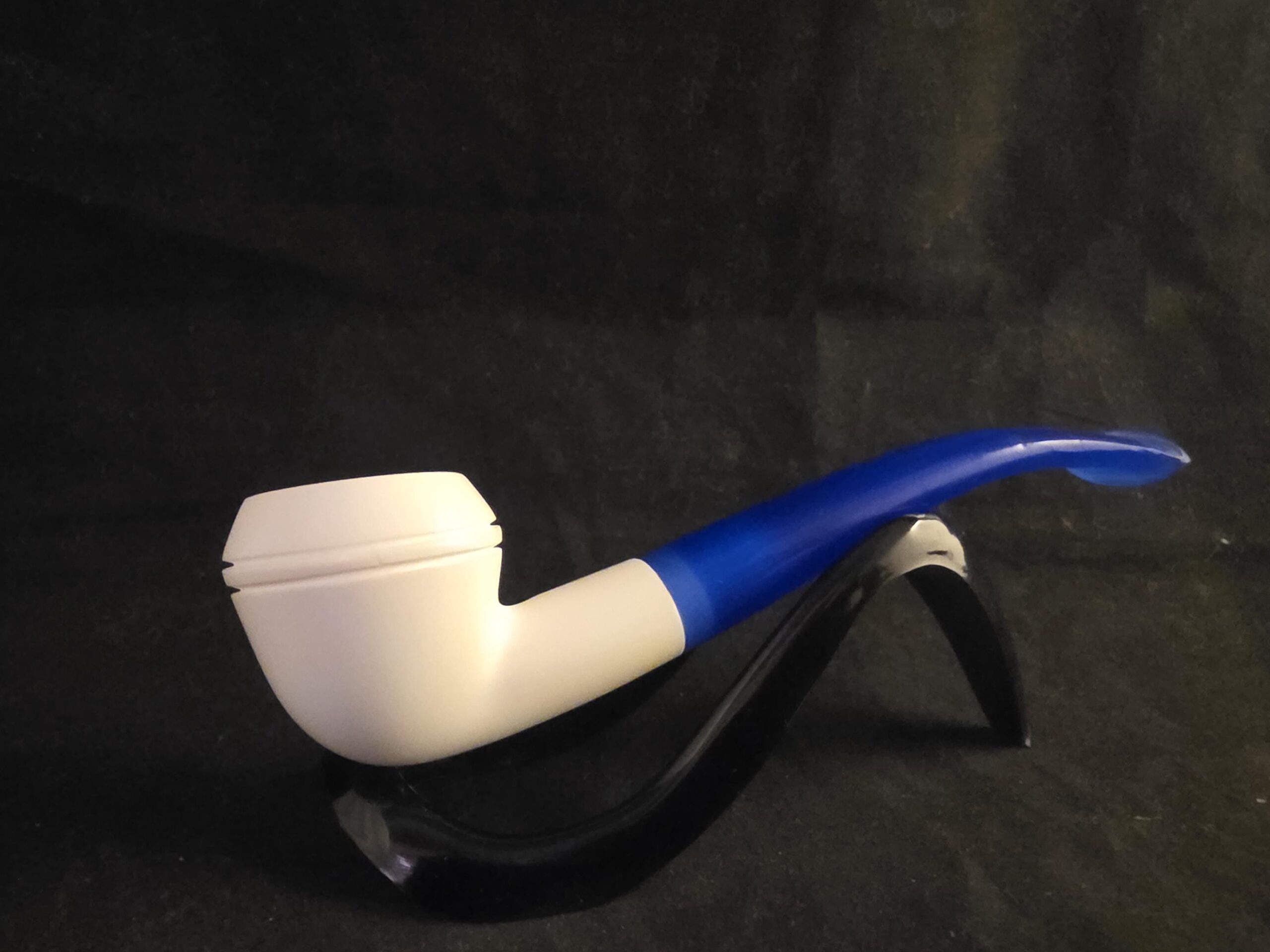 Budget-Friendly Smooth English Bulldog Meerschaum Pipe with Acrylic Stem - Image 6