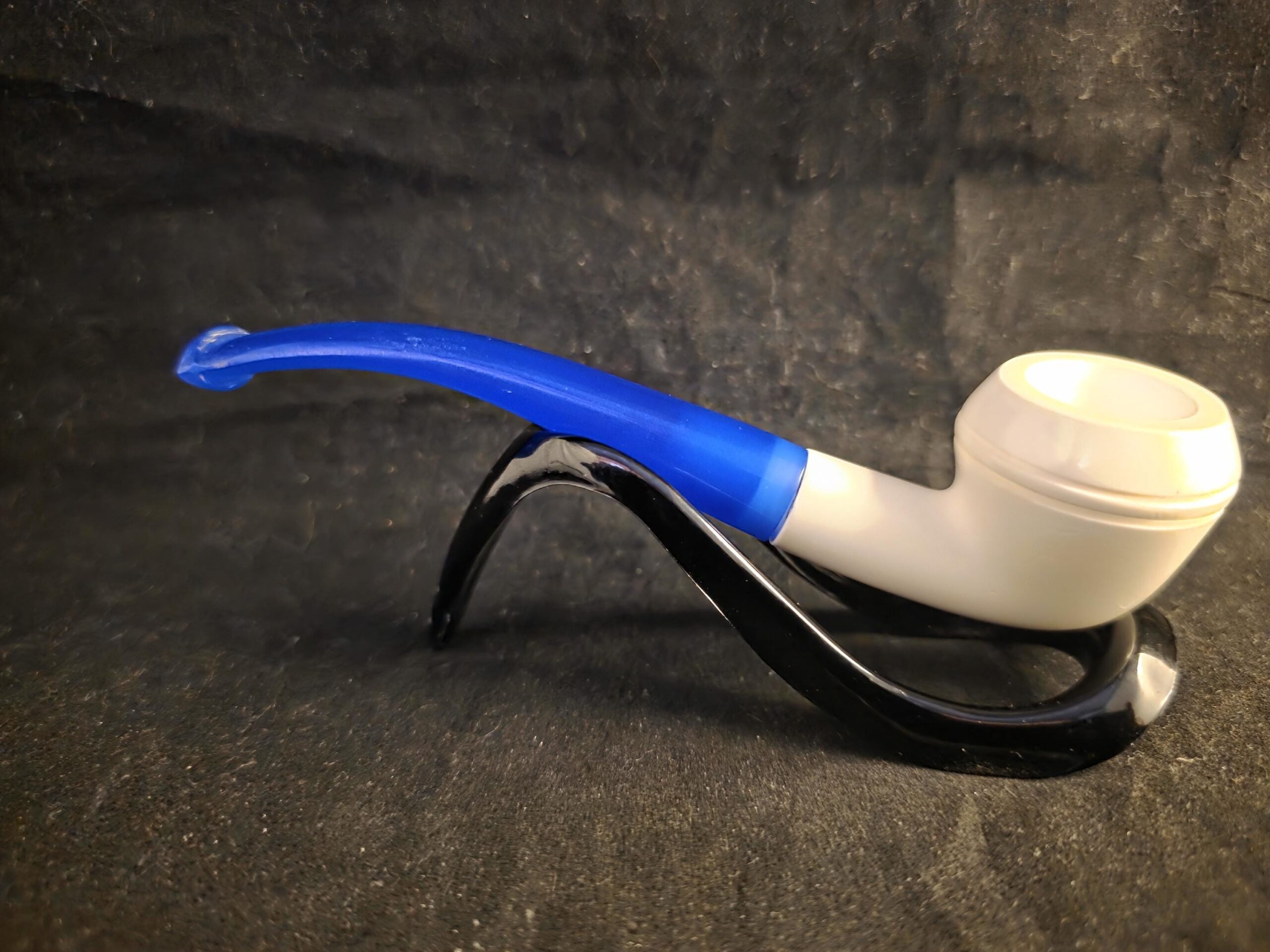 Budget-Friendly Smooth English Bulldog Meerschaum Pipe with Acrylic Stem - Image 8