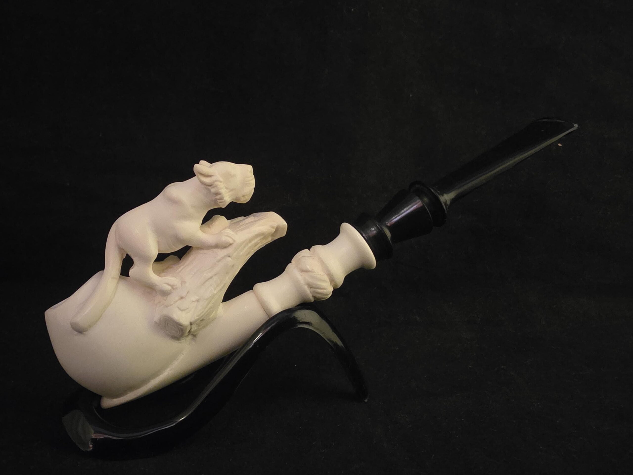 Hand Carved Hunting Lion Block Meerschaum Pipe Acrylic Stem Collectible Pipe - Image 6