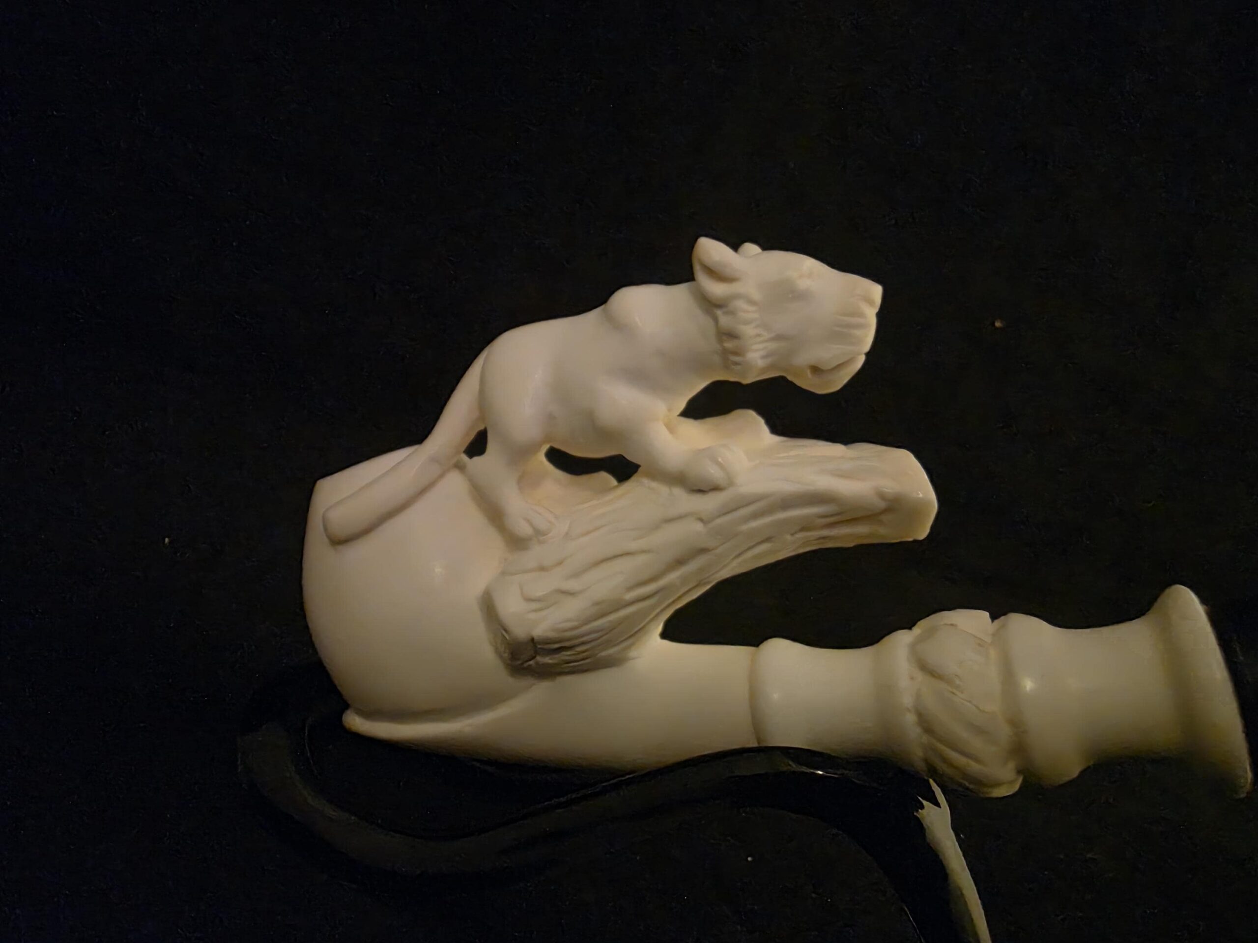 Hand Carved Hunting Lion Block Meerschaum Pipe Acrylic Stem Collectible Pipe - Image 7