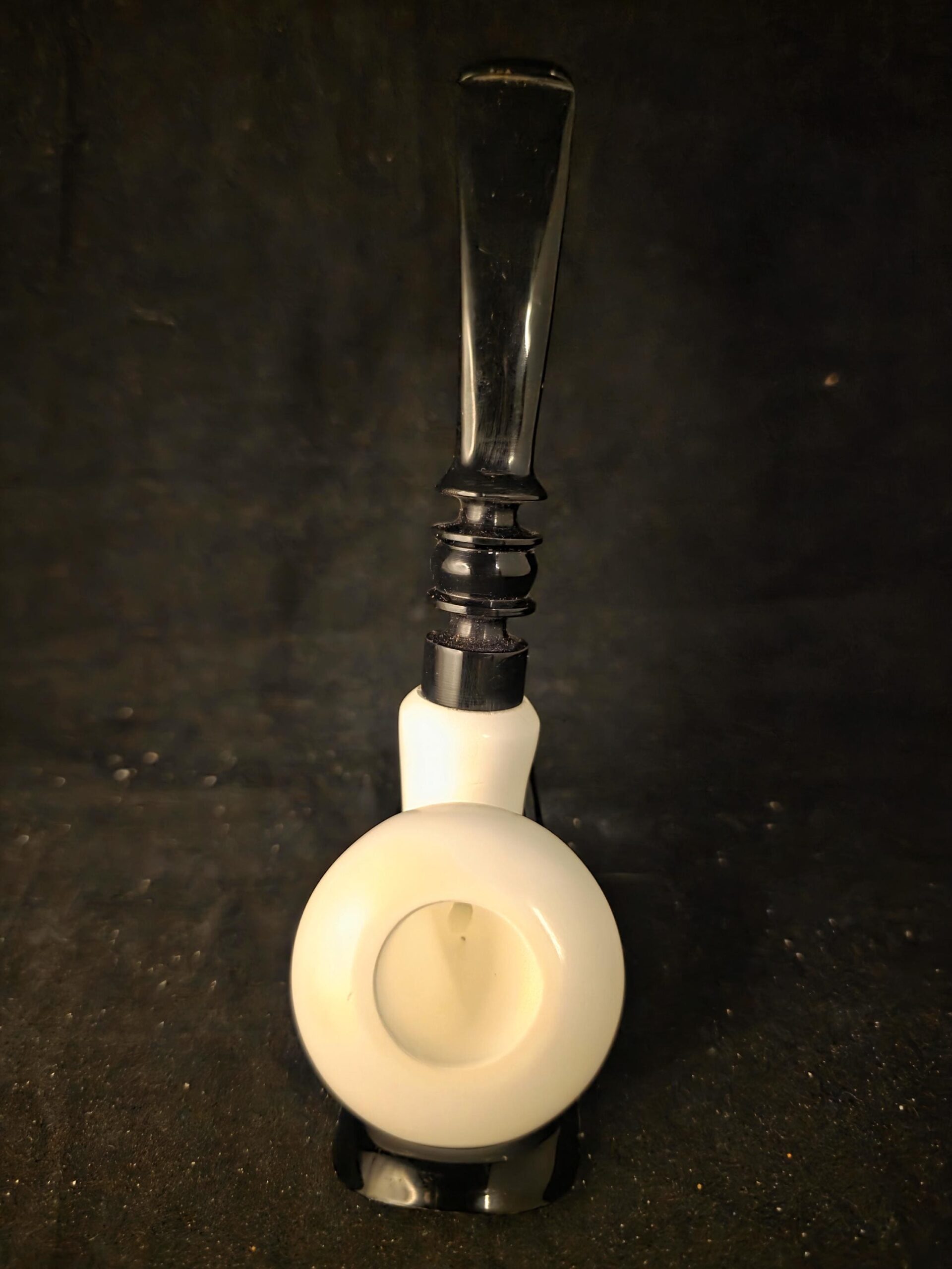 Elegant Smooth Apple Meerschaum Pipe with Special Stem Design - Image 2
