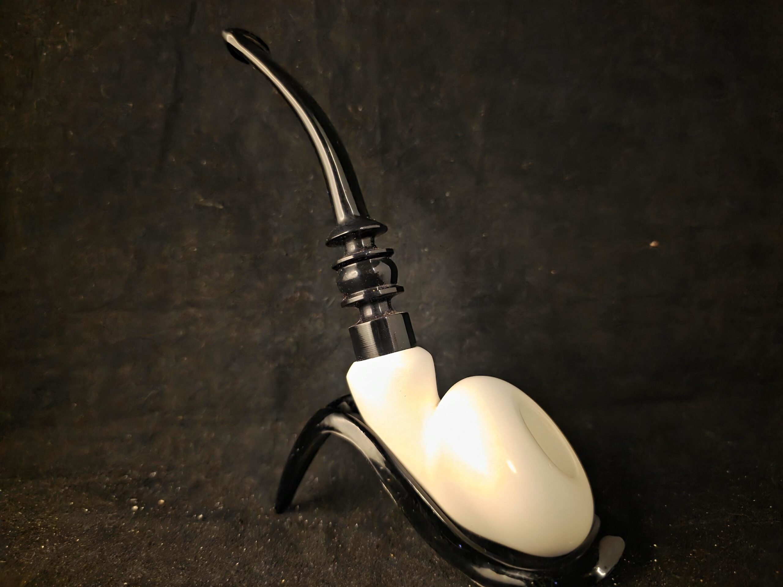 Elegant Smooth Apple Meerschaum Pipe with Special Stem Design