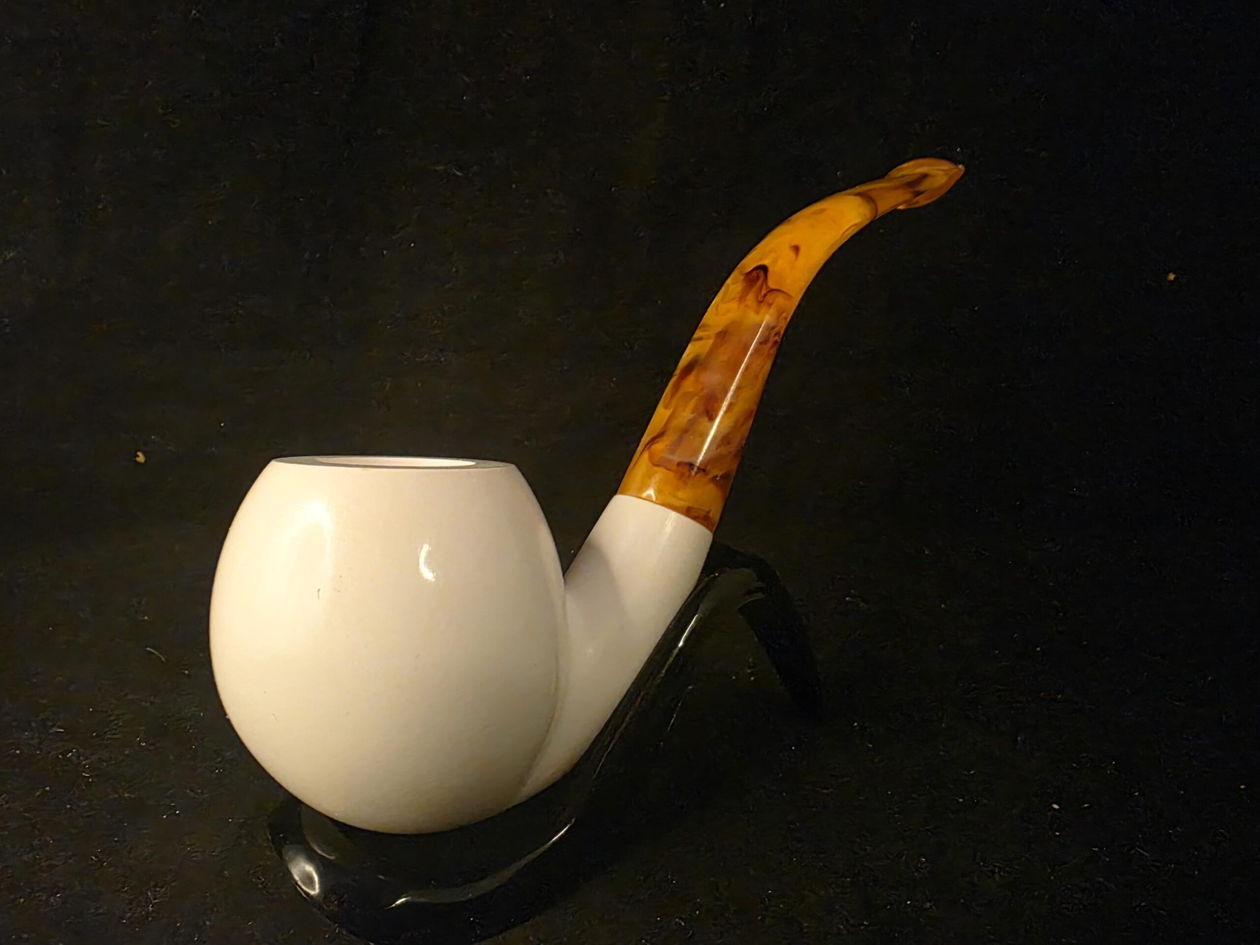 Smooth Apple Design Meerschaum Pipe, Block Meerschaum, Fitted Case - Image 3