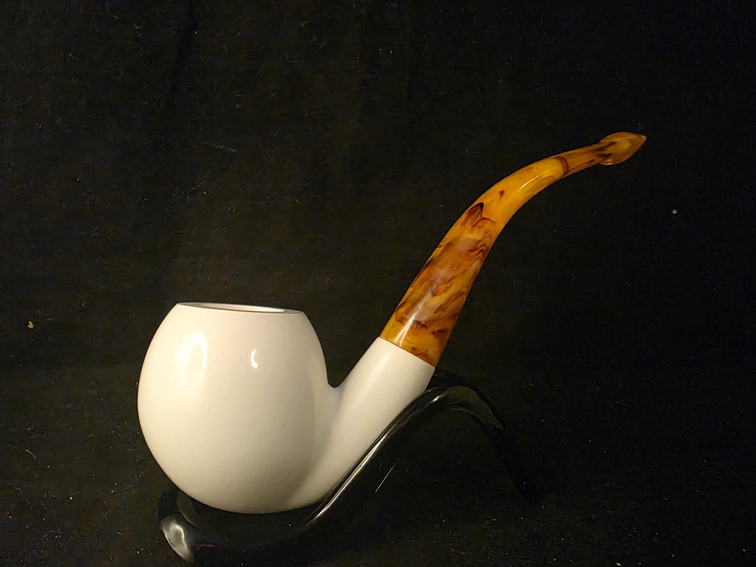 Smooth Apple Design Meerschaum Pipe, Block Meerschaum, Fitted Case - Image 4