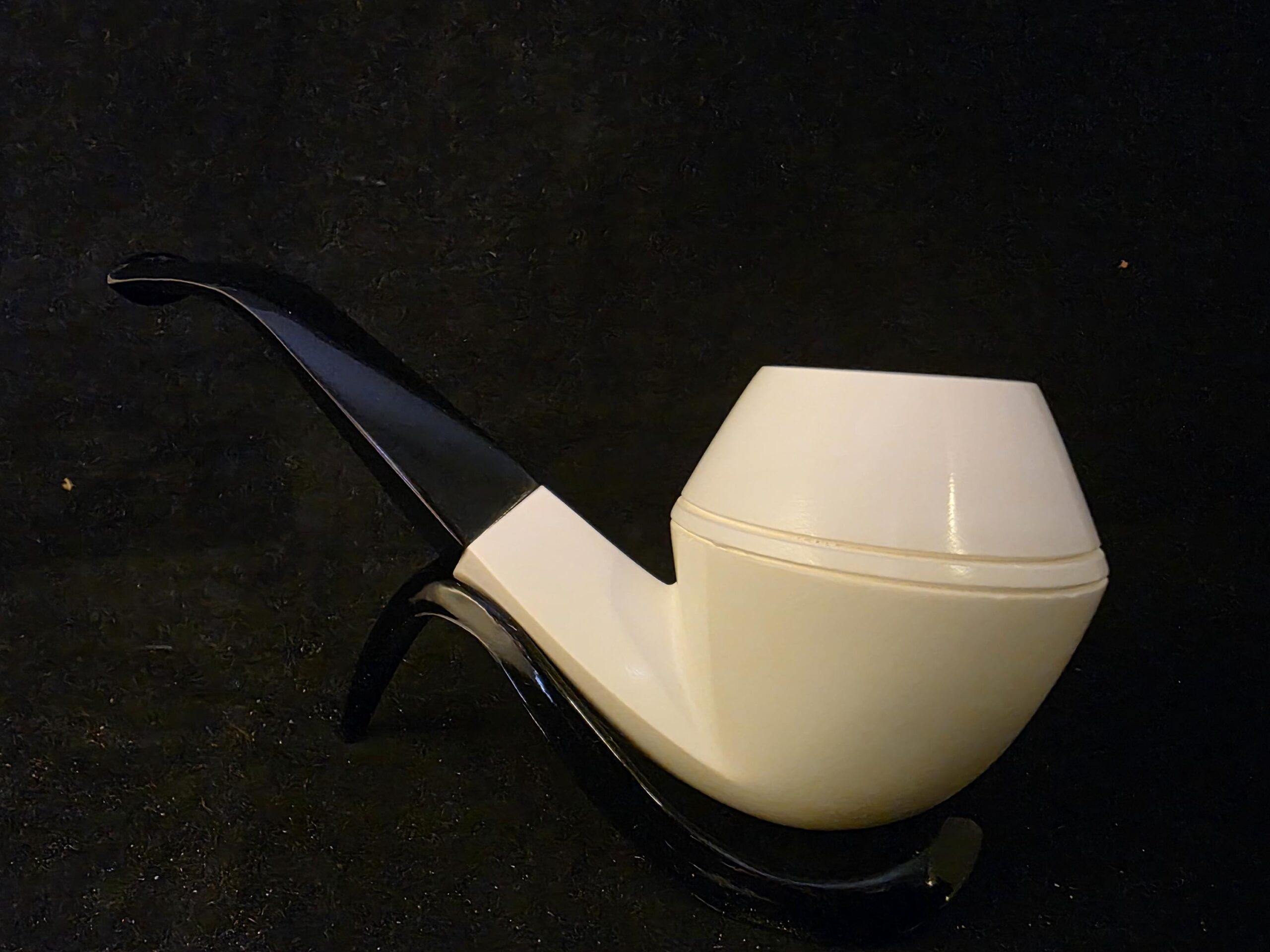 Smooth Bulldog Meerschaum Pipe, Fitted Case, Block Meerschaum, Made in Eskisehir - Image 2