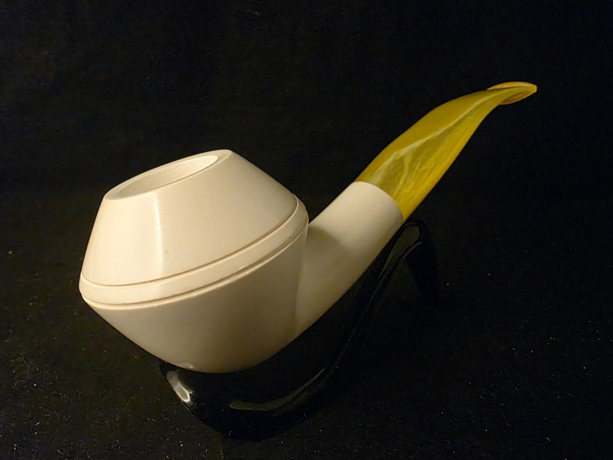 Smooth Bulldog Meerschaum Pipe, Fitted Case, Block Meerschaum, Seafoam, Made in Eskisehir,Turkish Meerschaum