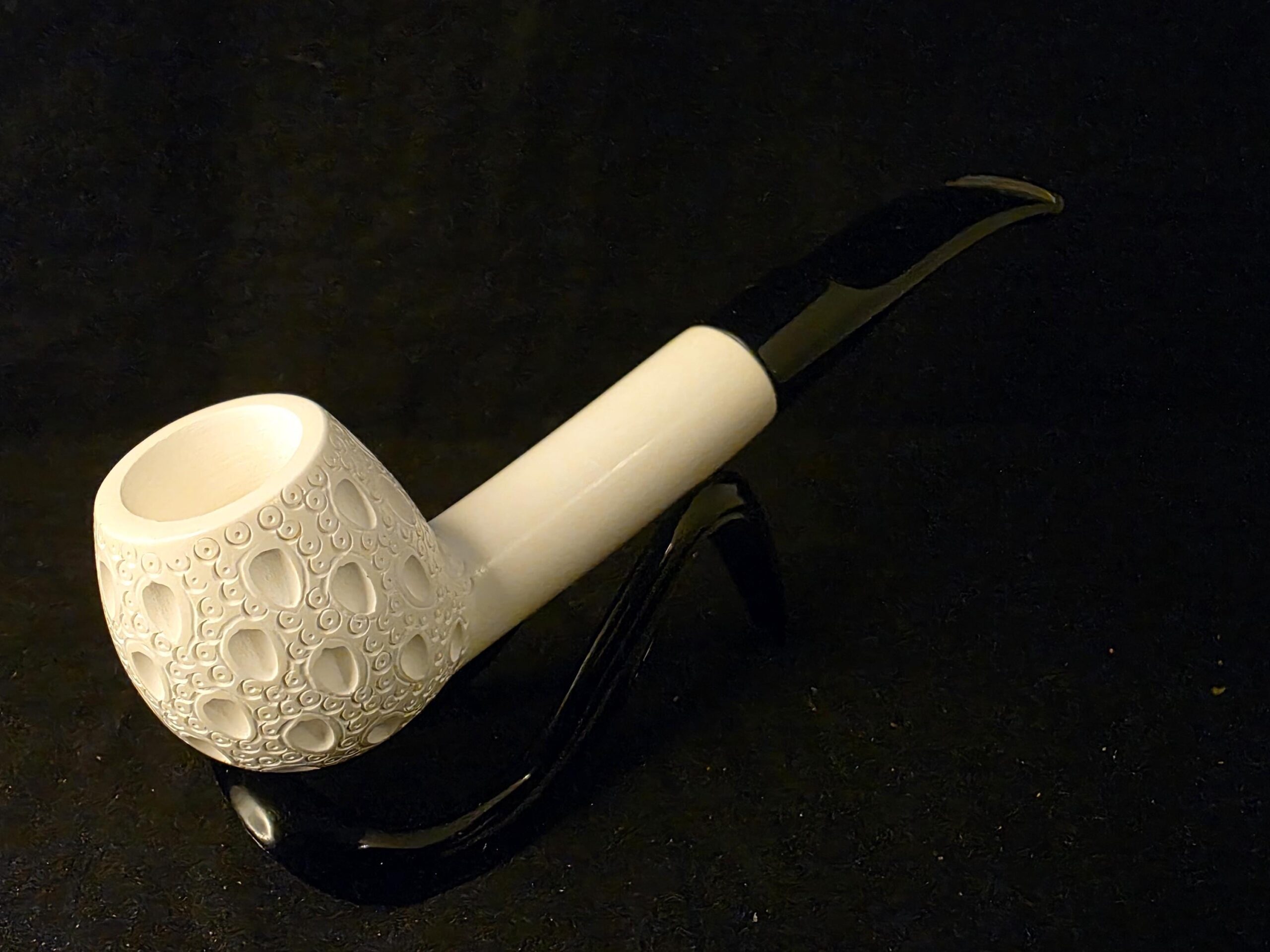 Depicted Apple Meerschaum Pipe, Fitted Case, Block Meerschaum, Seafoam, made in Eskisehir - Image 2