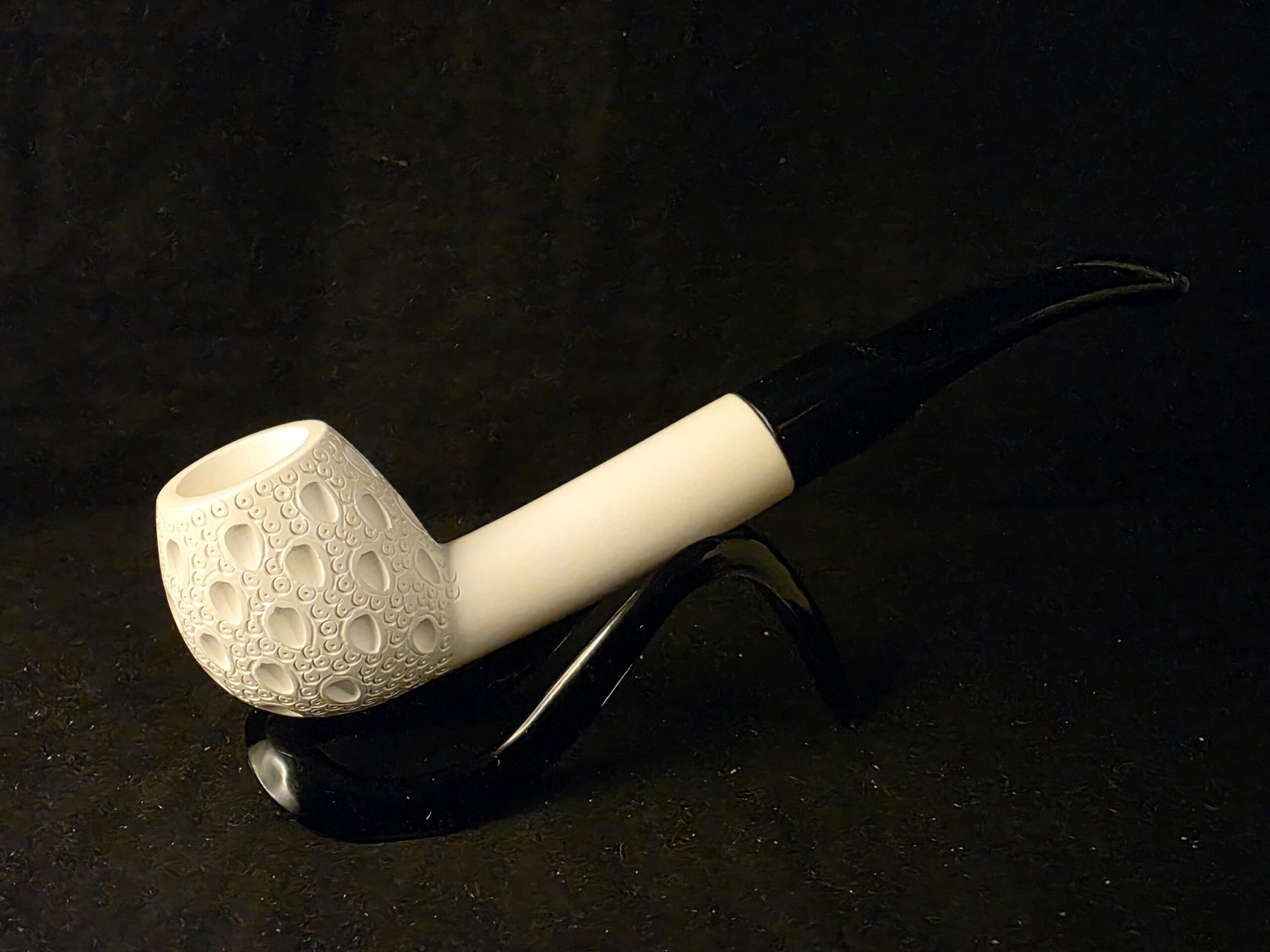 Depicted Apple Meerschaum Pipe, Fitted Case, Block Meerschaum, Seafoam, made in Eskisehir - Image 3