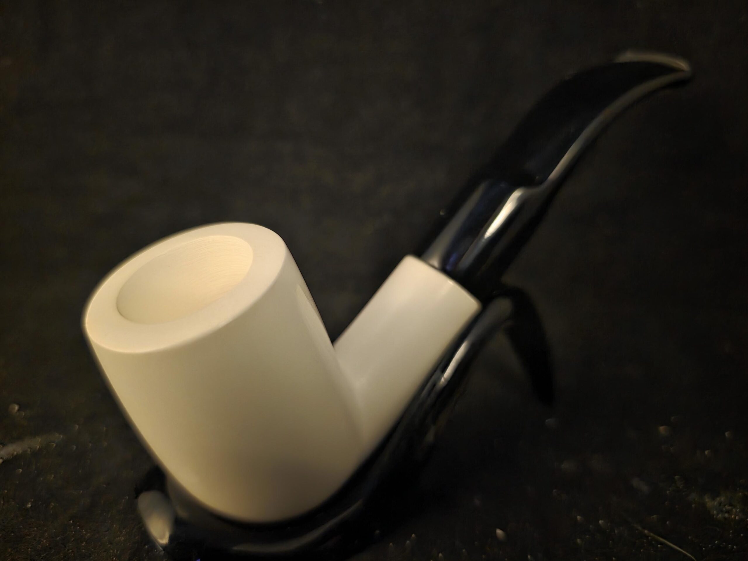 Smooth Classic meerschaum Pipe, Fitted Case, Elegant Design - Image 5