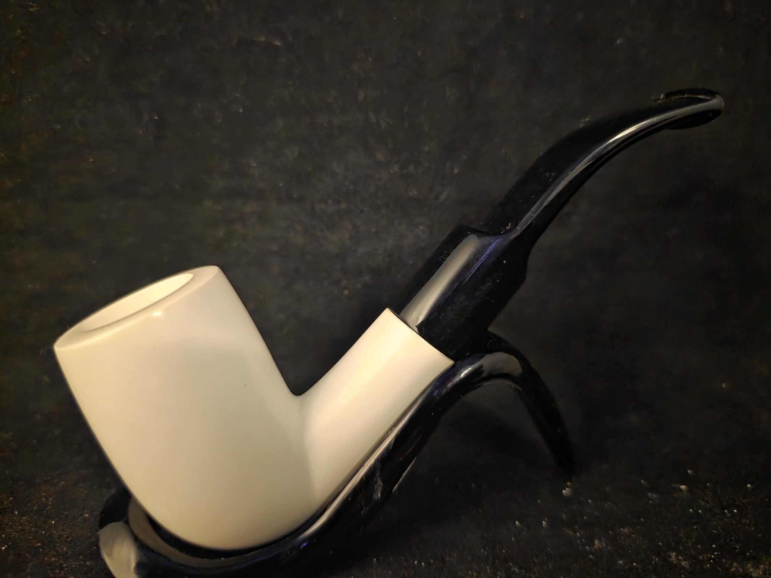 Smooth Classic meerschaum Pipe, Fitted Case, Elegant Design - Image 8