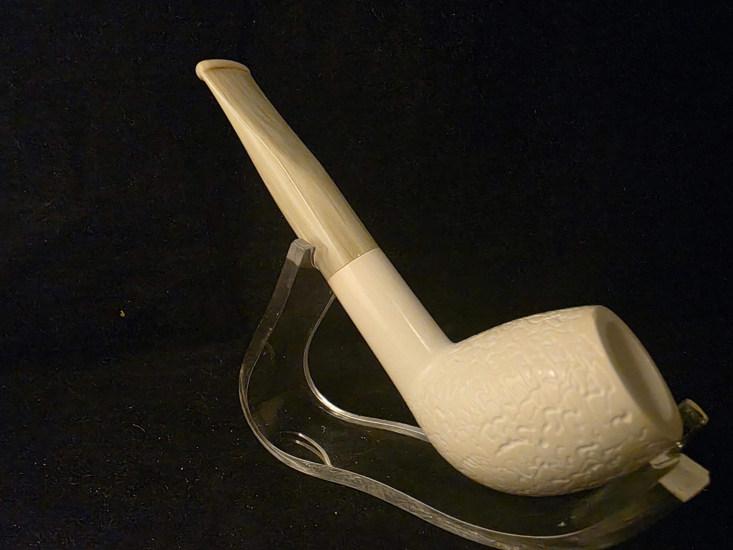 Depicted Classic Meerschaum Pipe, Block Meerschaum Fitted Case, Special Stem Design - Image 6