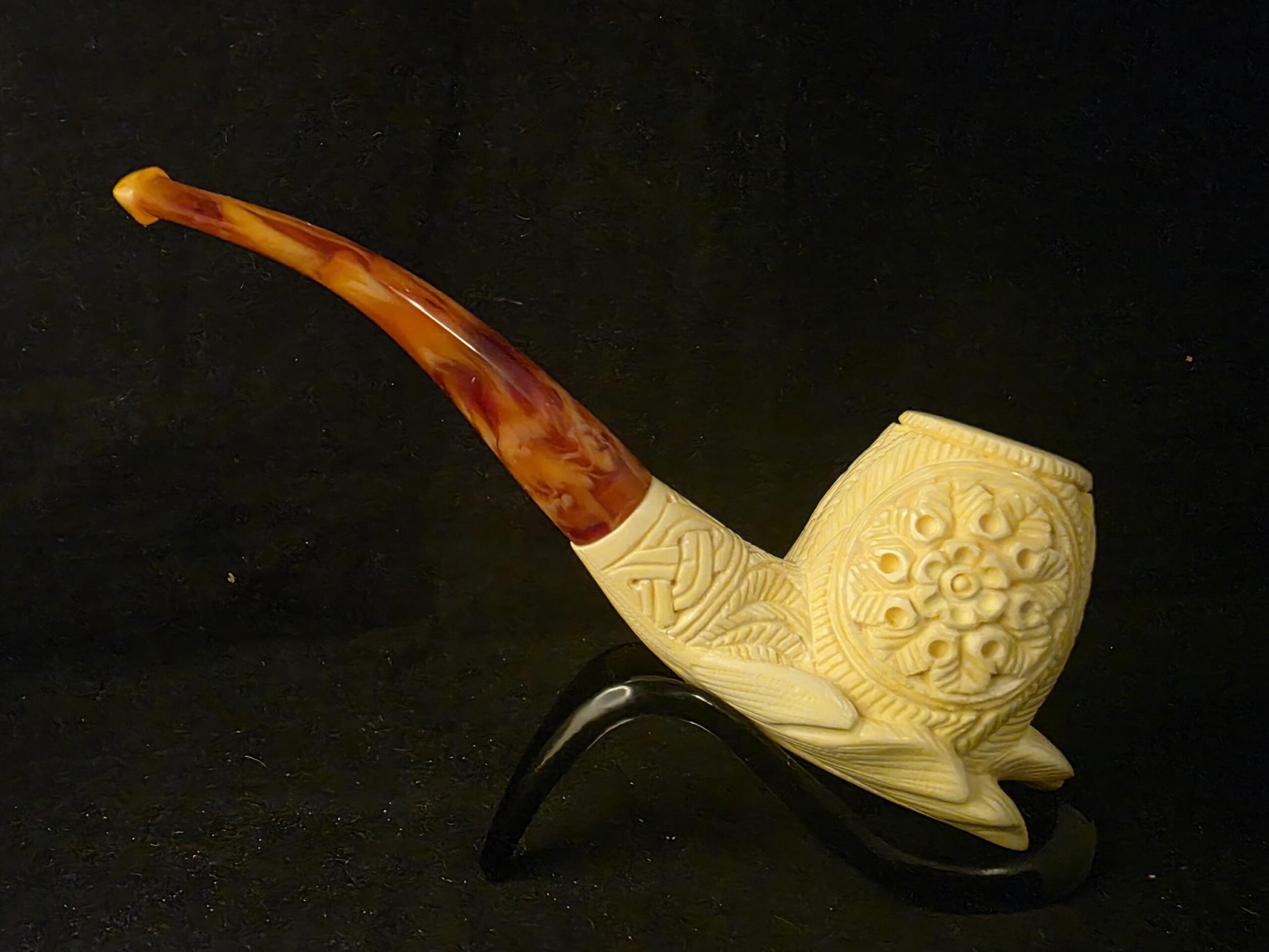 Special Leaf Relief Design Meerschaum Pipe, Block Meerschaum, Fitted Case - Image 2