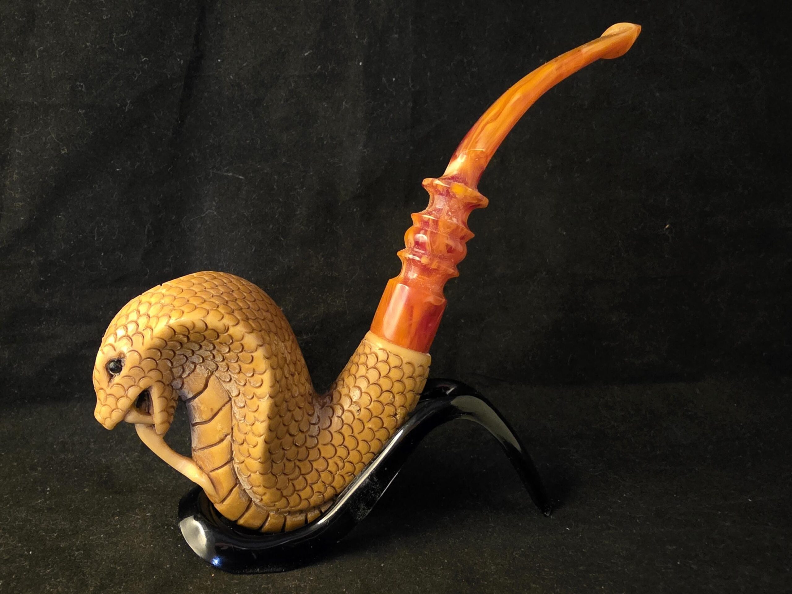 King Kobra Figural Meerschaum Pipe, Fitted Case, Block Meerschaum, Seafoam, Turkish Meerschaum, - Image 3